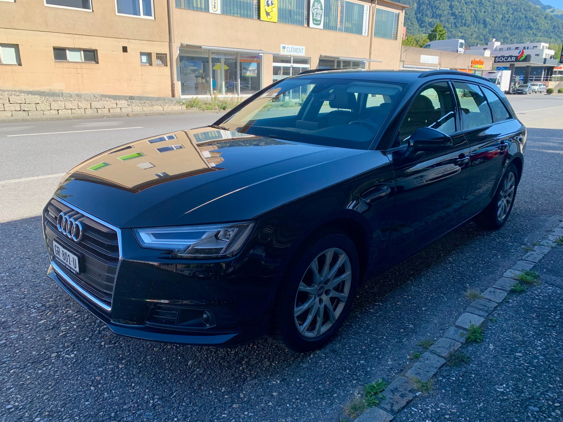 AUDI A4 Avant 2.0 TDI quattro S-tronic-image-2