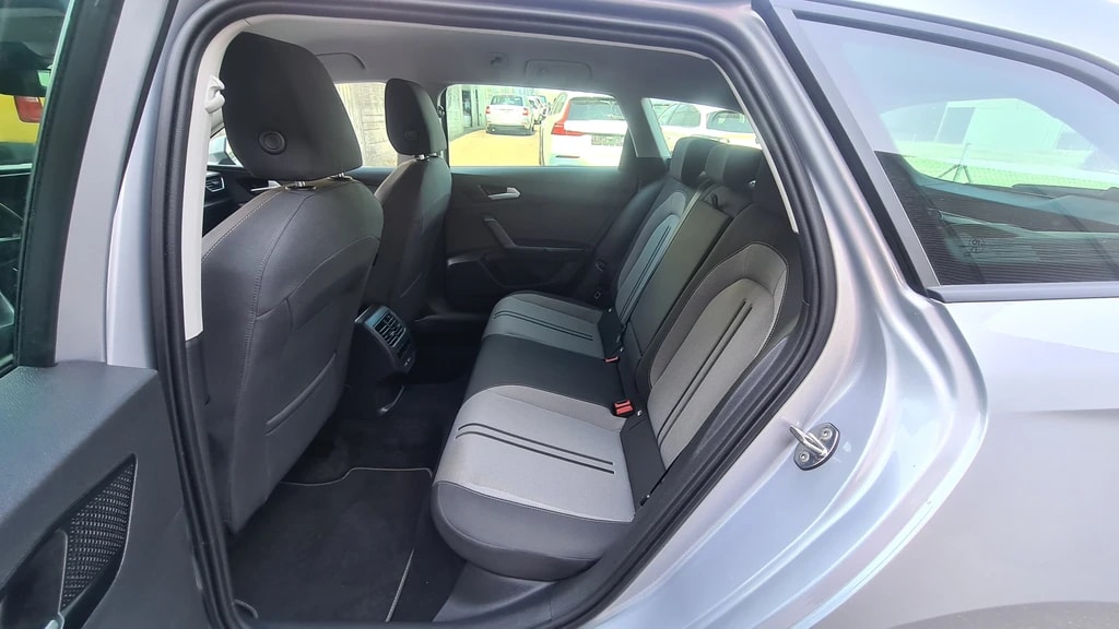 SEAT Leon ST 2.0 TDI EVO DSG 4Drive Style ** Anh-Kupplung 2000 Kg ** Full Digital Cockpit ** Abstandsregelsysteme **-image-11