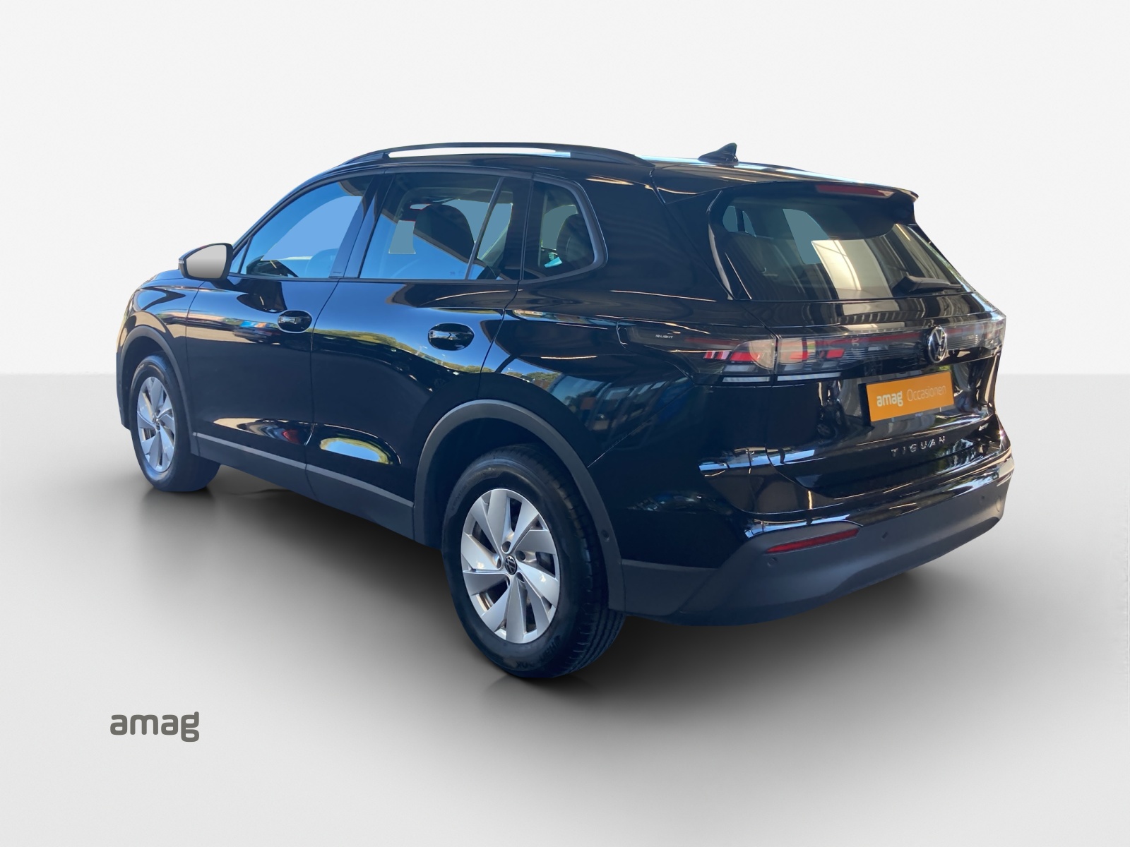 VW Tiguan 2.0 TSI DSG Life 4Motion-showroom-element-2