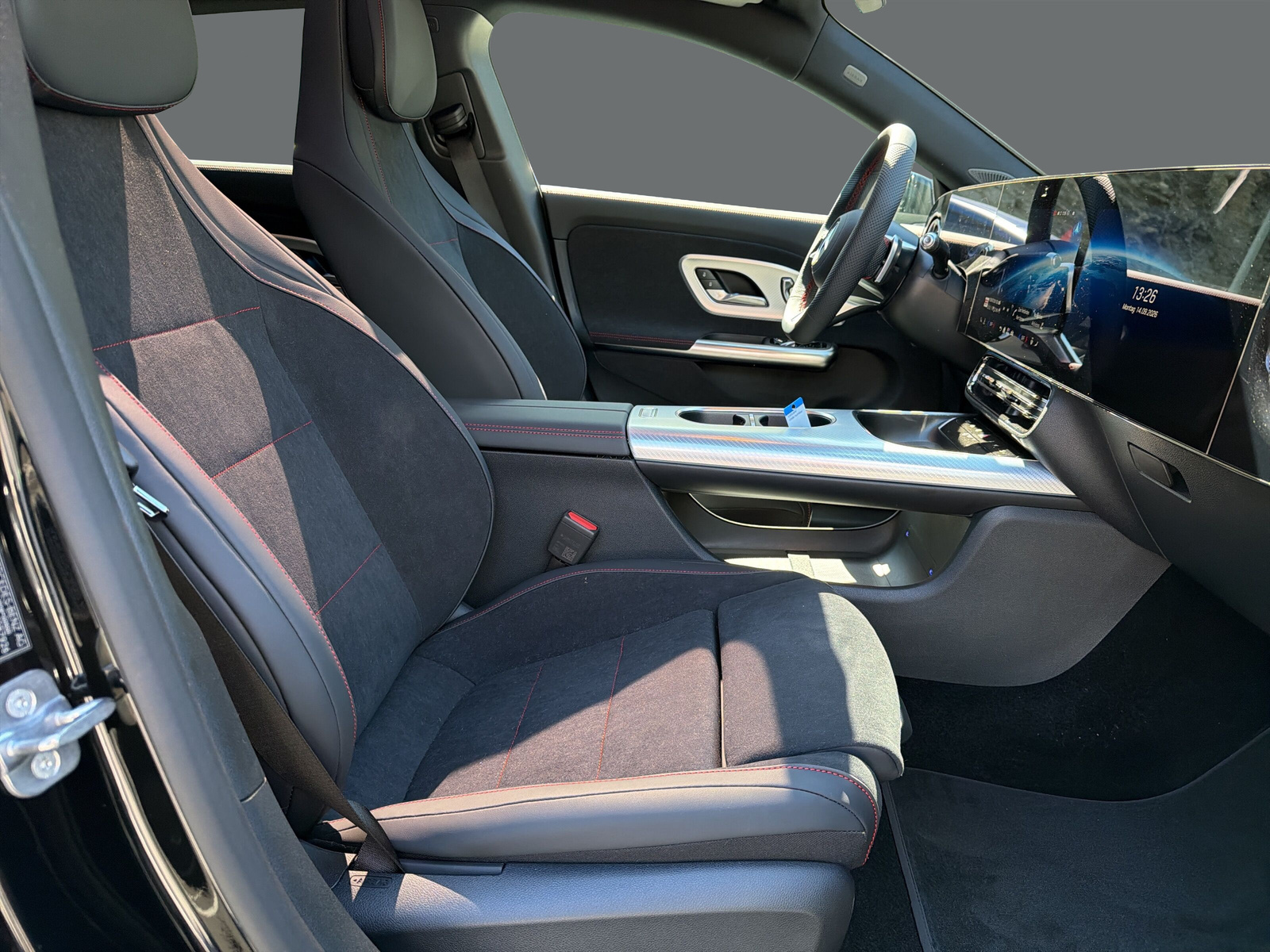 MERCEDES-BENZ CLA Shooting Brake 350 4Matic 85 kWh EQ-image-17
