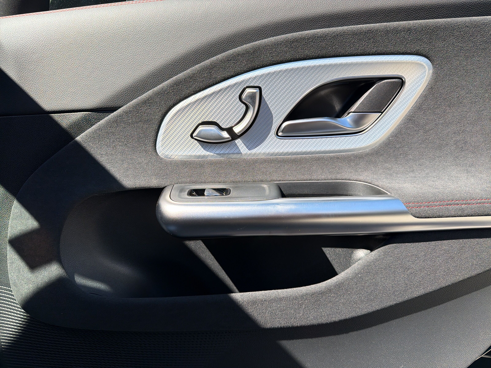 MERCEDES-BENZ CLA Shooting Brake 350 4Matic 85 kWh EQ-image-16