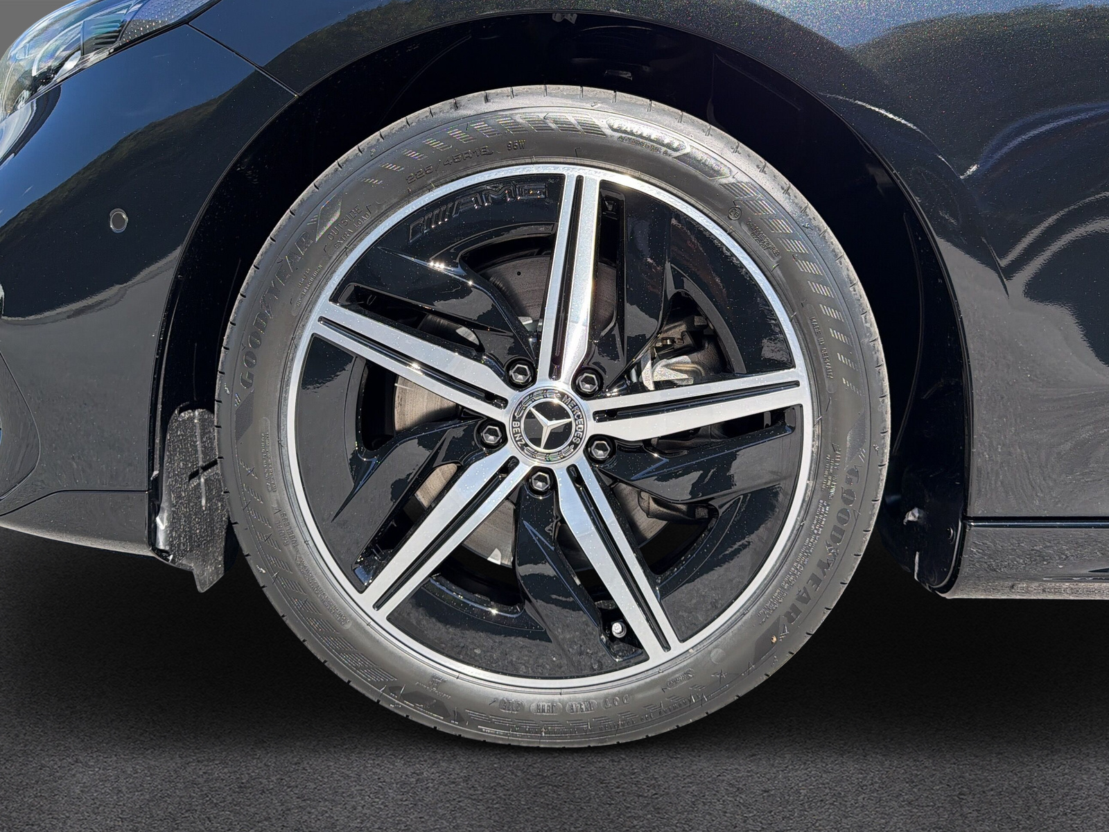 MERCEDES-BENZ CLA Shooting Brake 350 4Matic 85 kWh EQ-image-20