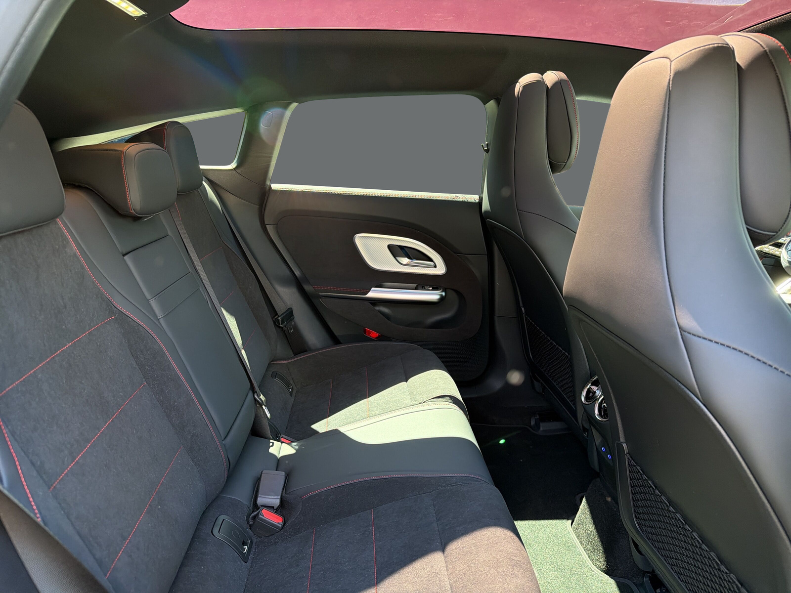 MERCEDES-BENZ CLA Shooting Brake 350 4Matic 85 kWh EQ-image-18