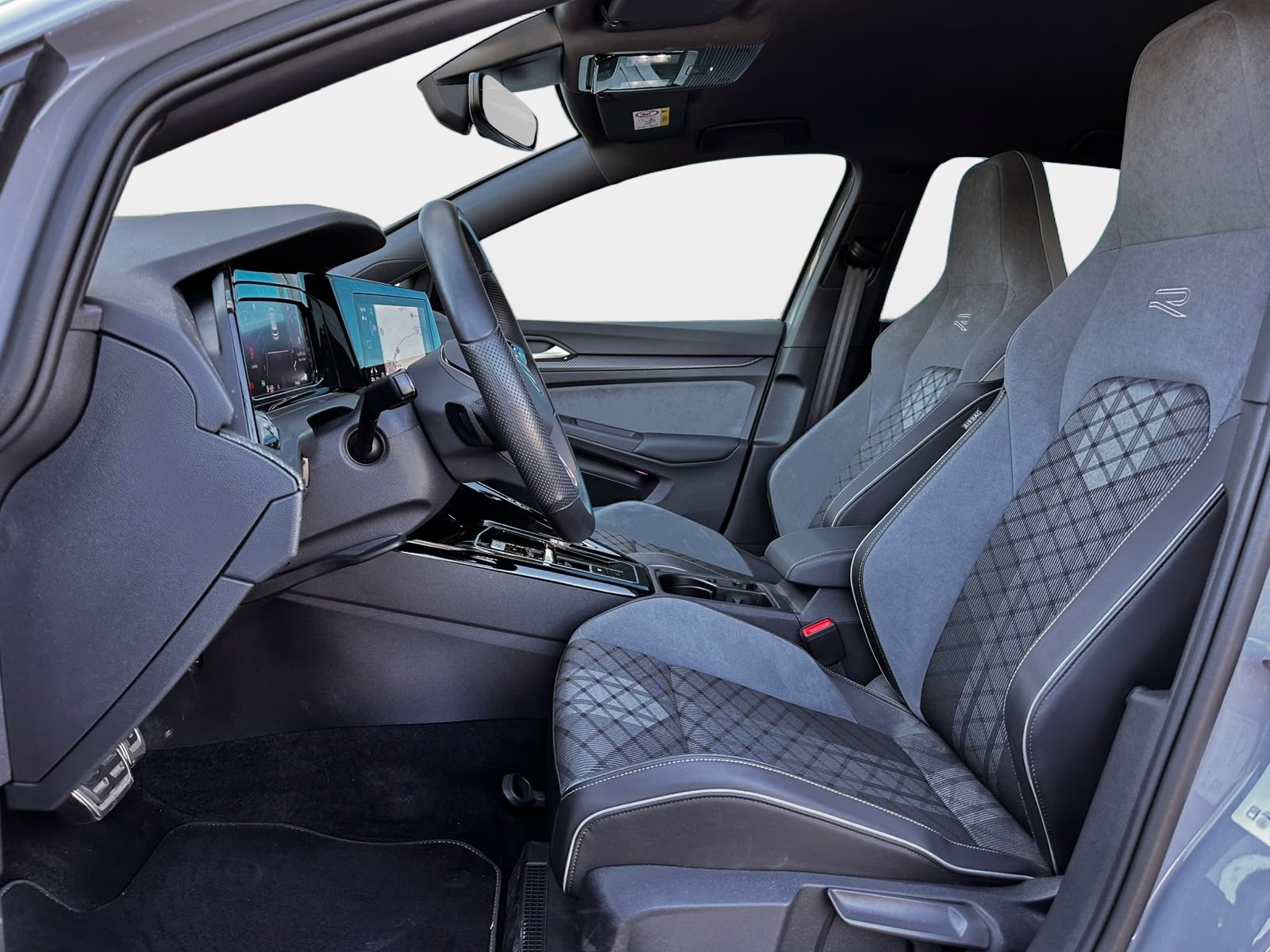 VW Golf 1.5 eTSI mHEV ACT R-Line DSG-image-7