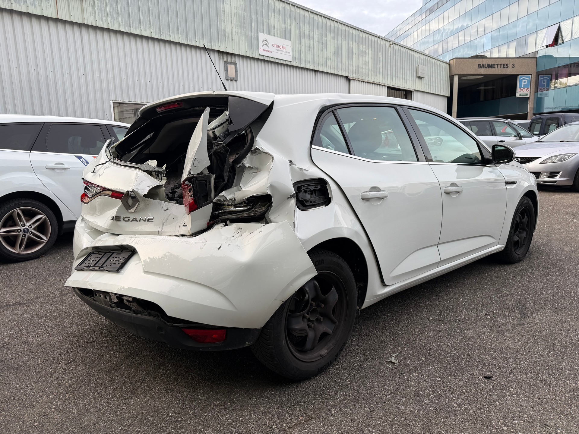 RENAULT Mégane 1.3 16V Turbo Zen EDC-image-1