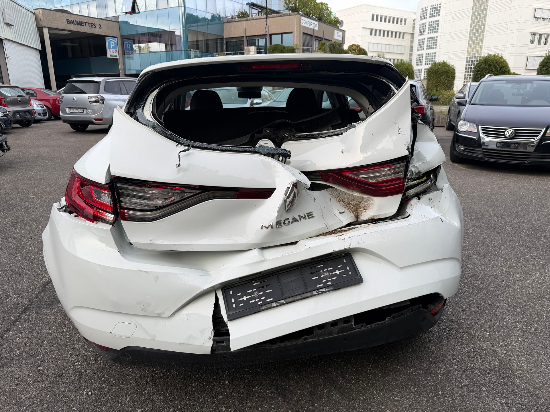 RENAULT Mégane 1.3 16V Turbo Zen EDC-image-6