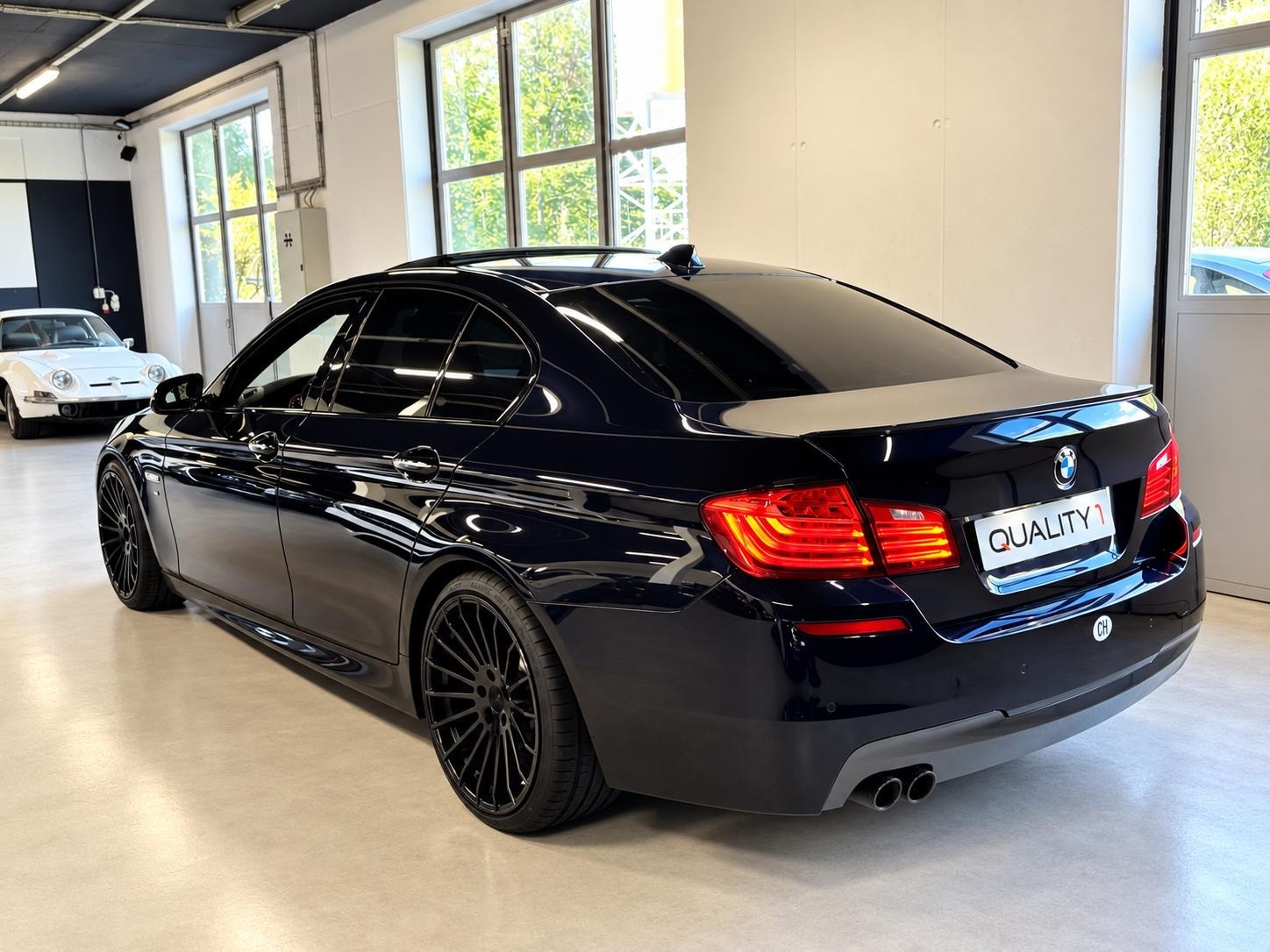 BMW 530d xDrive Luxury Line Steptronic-image-9