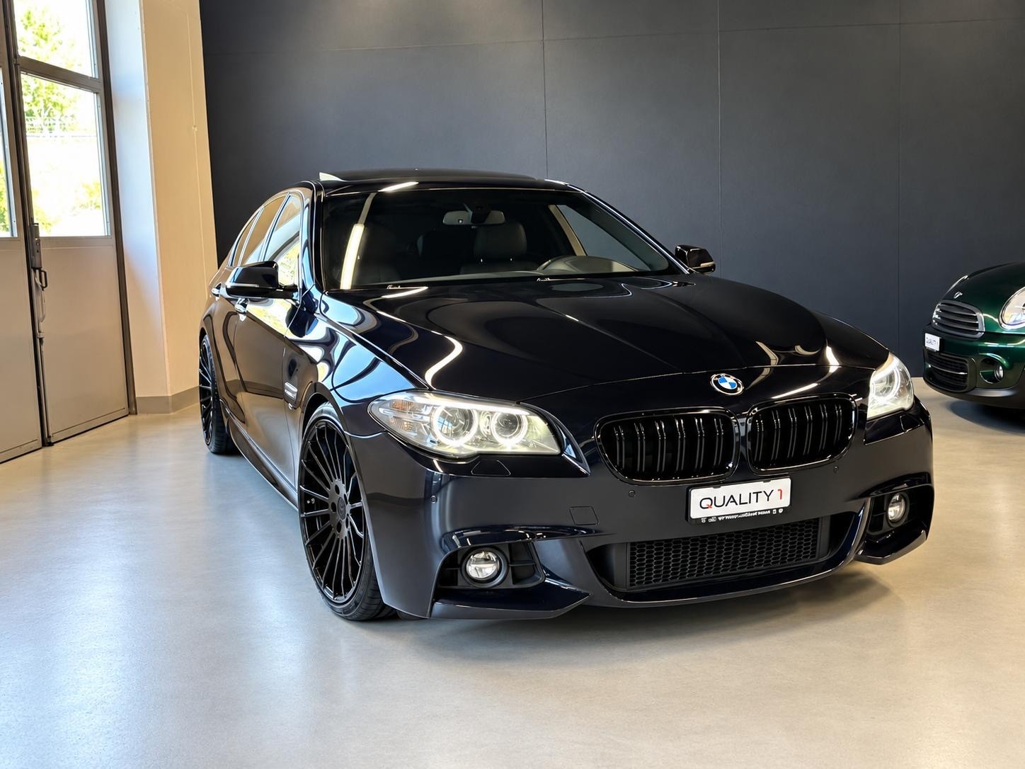BMW 530d xDrive Luxury Line Steptronic-image-3