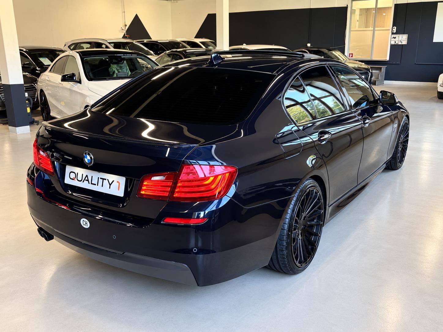 BMW 530d xDrive Luxury Line Steptronic-image-10