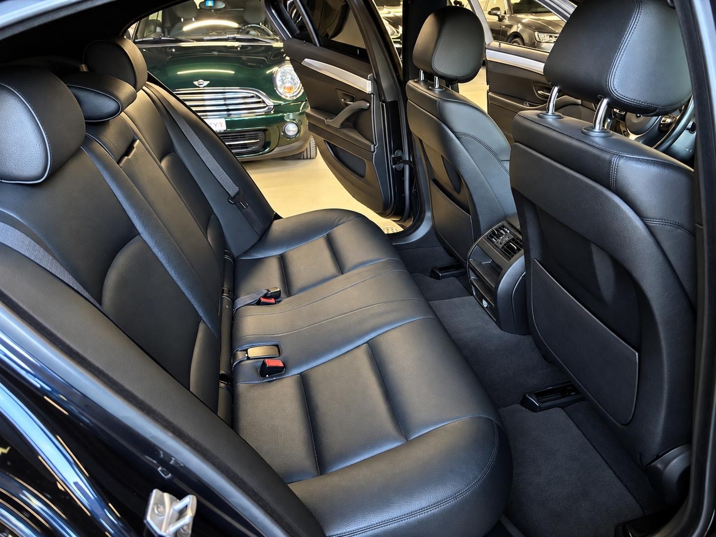 BMW 530d xDrive Luxury Line Steptronic-image-15