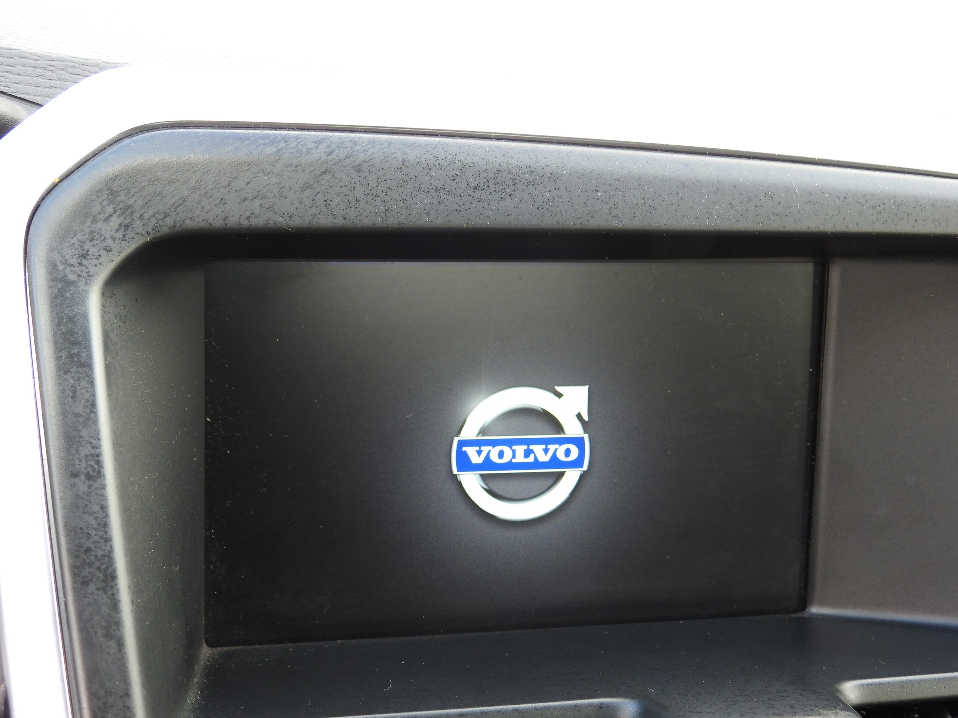 VOLVO XC60 D4 AWD Momentum Geartronic-image-21