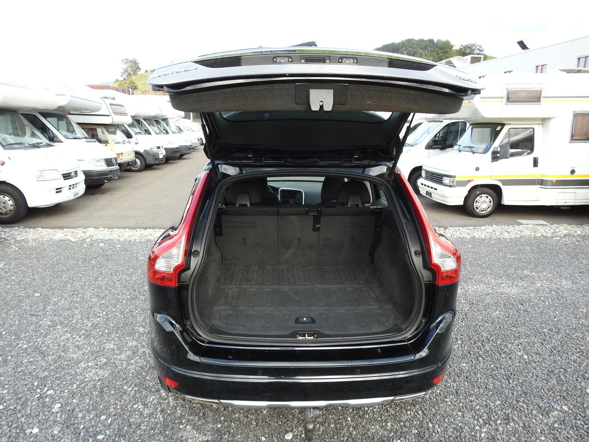 VOLVO XC60 D4 AWD Momentum Geartronic-image-9