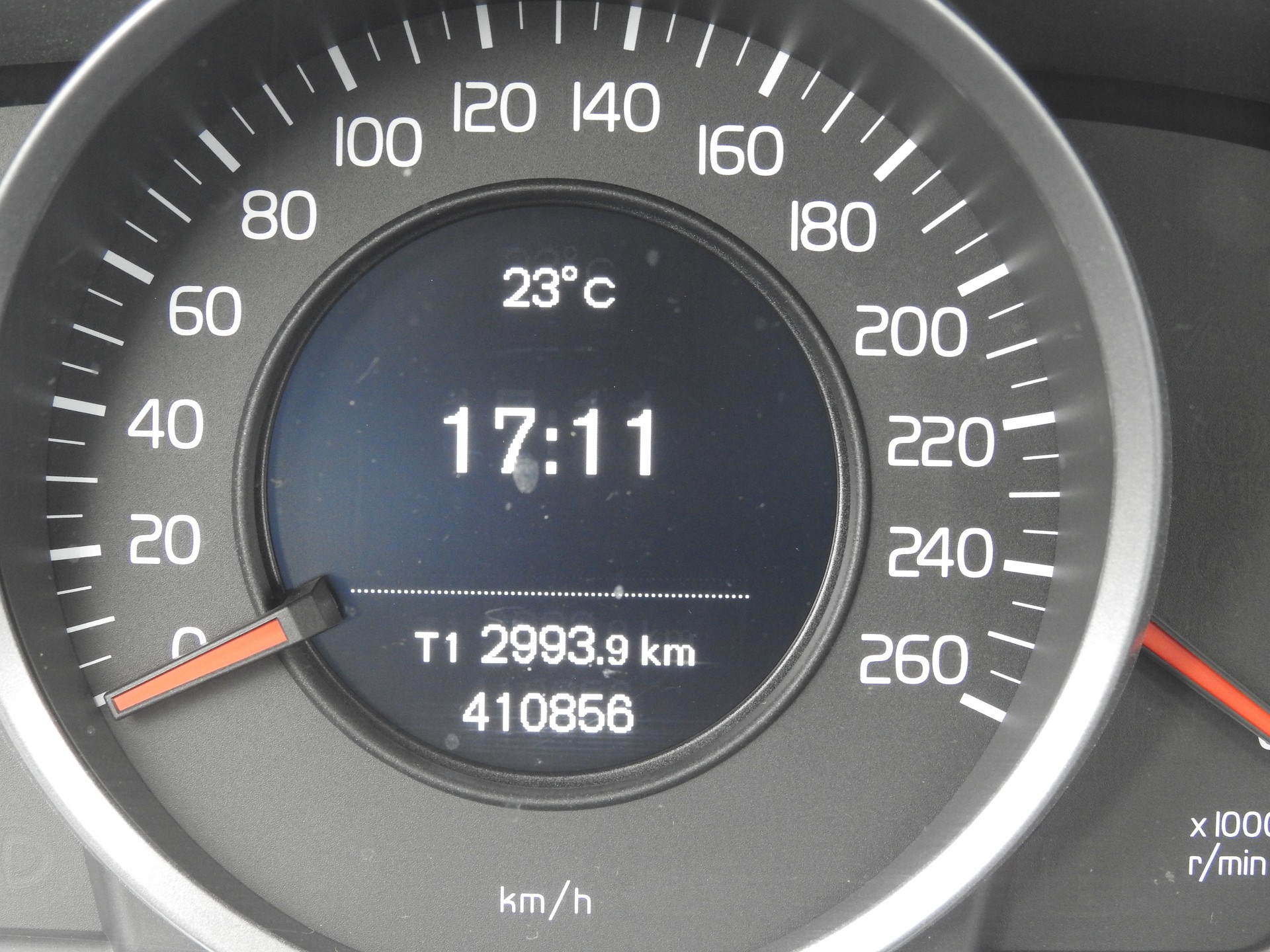 VOLVO XC60 D4 AWD Momentum Geartronic-image-25