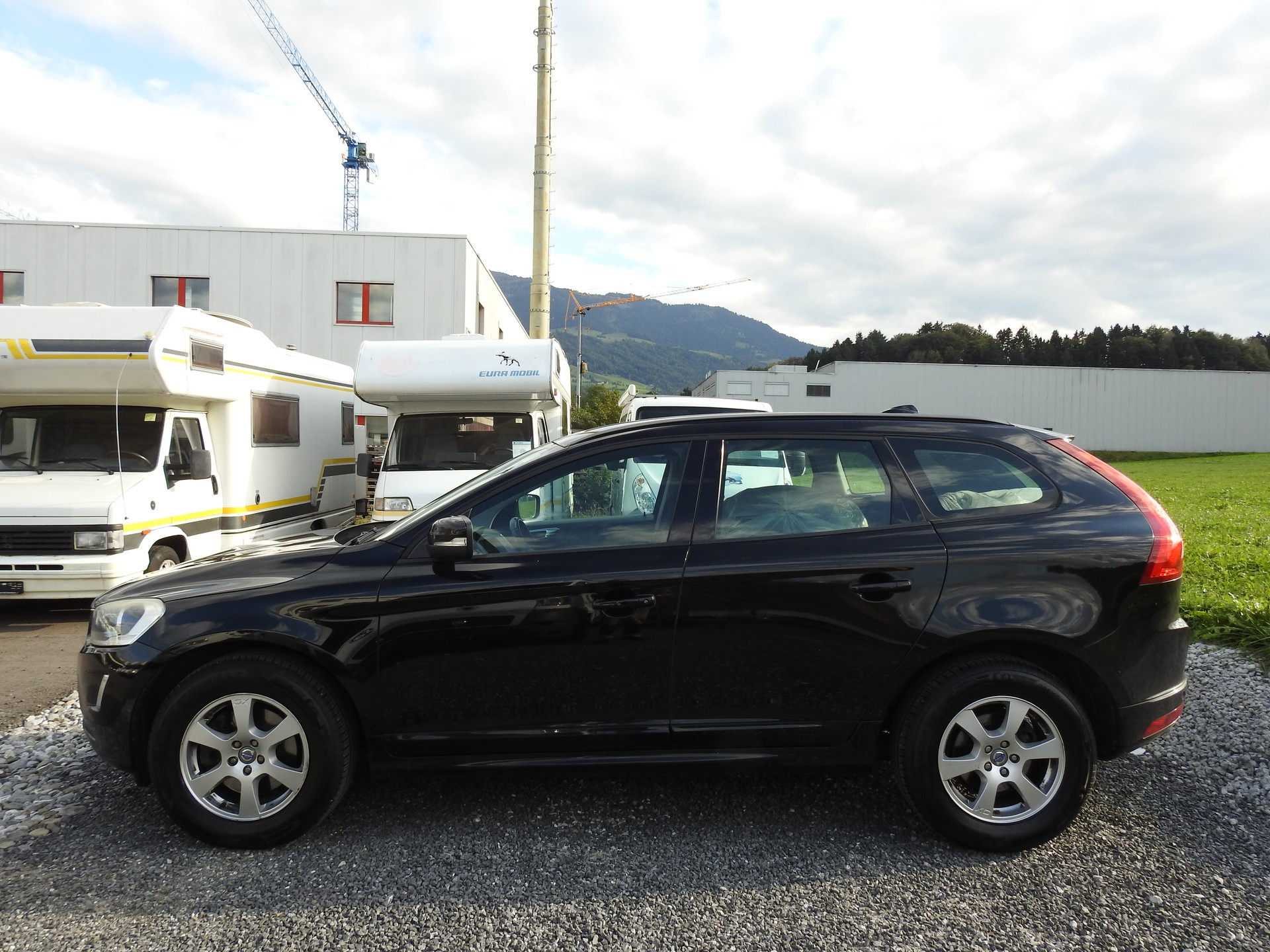 VOLVO XC60 D4 AWD Momentum Geartronic-image-2