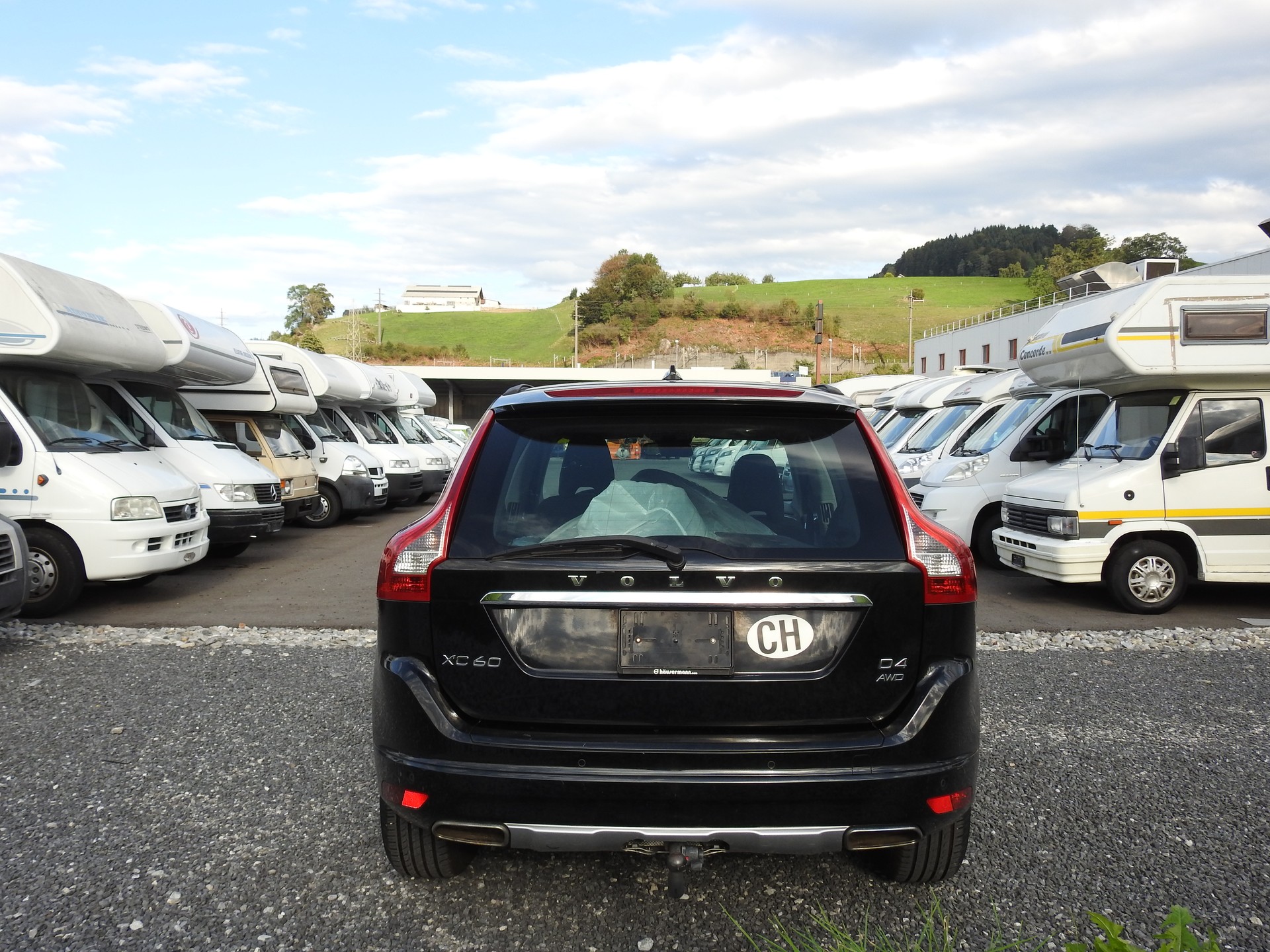 VOLVO XC60 D4 AWD Momentum Geartronic-image-4