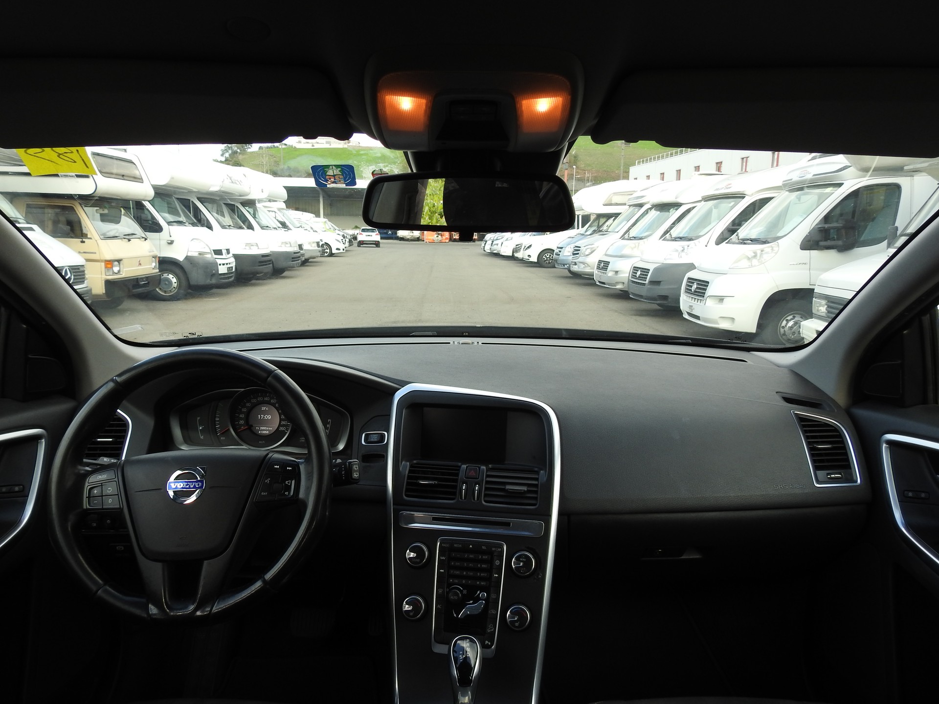 VOLVO XC60 D4 AWD Momentum Geartronic-image-16
