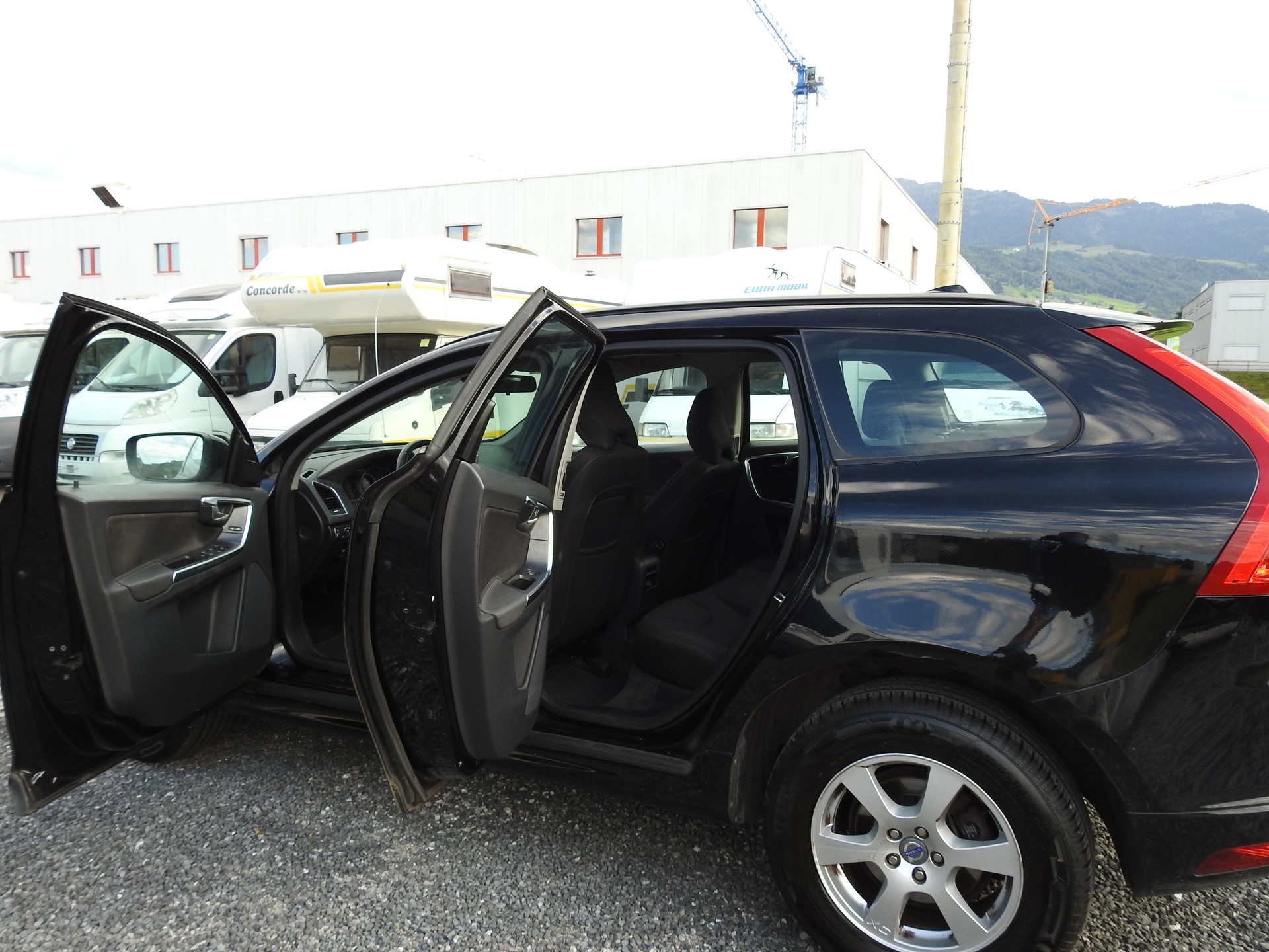 VOLVO XC60 D4 AWD Momentum Geartronic-image-15