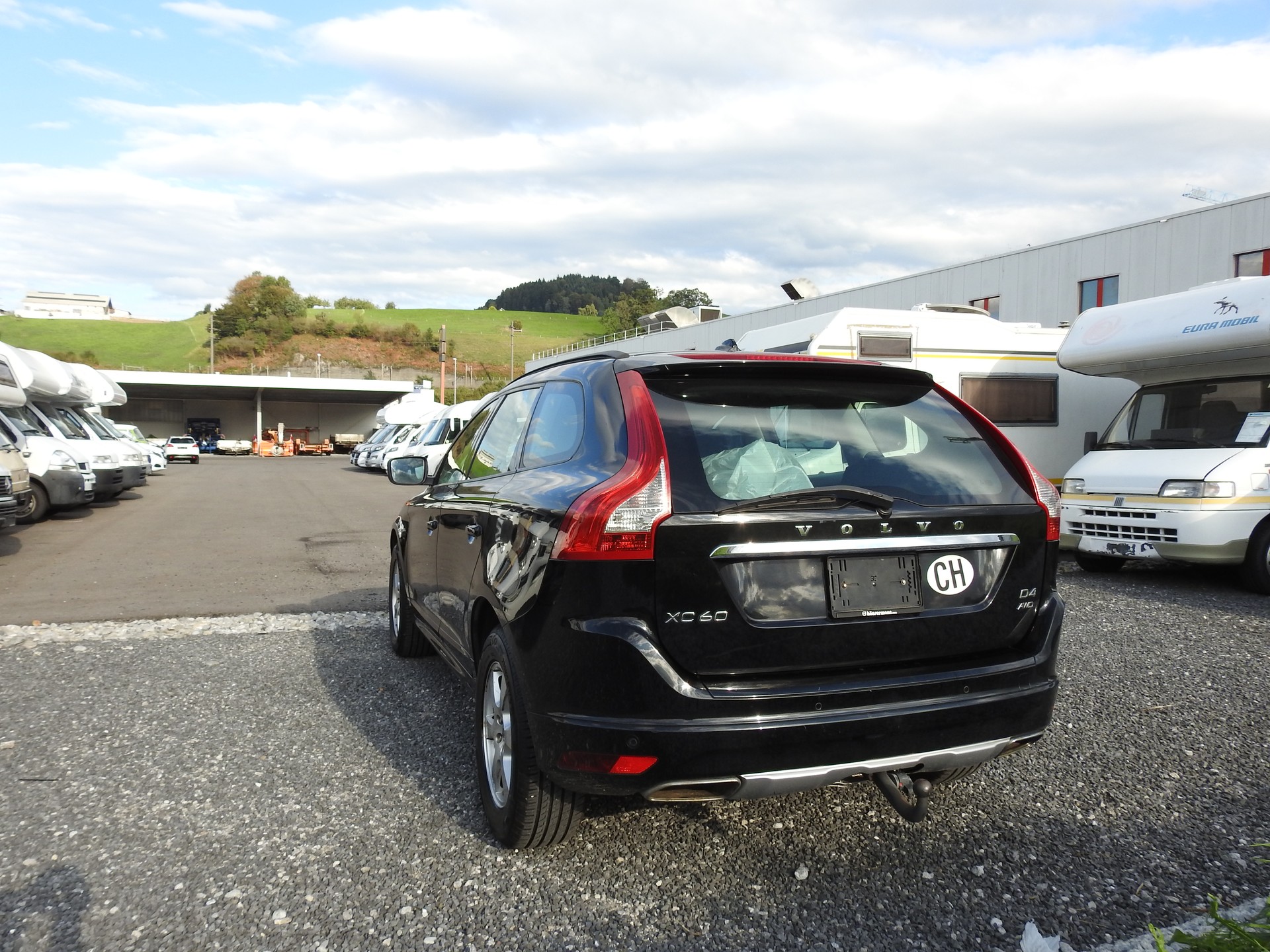 VOLVO XC60 D4 AWD Momentum Geartronic-image-3