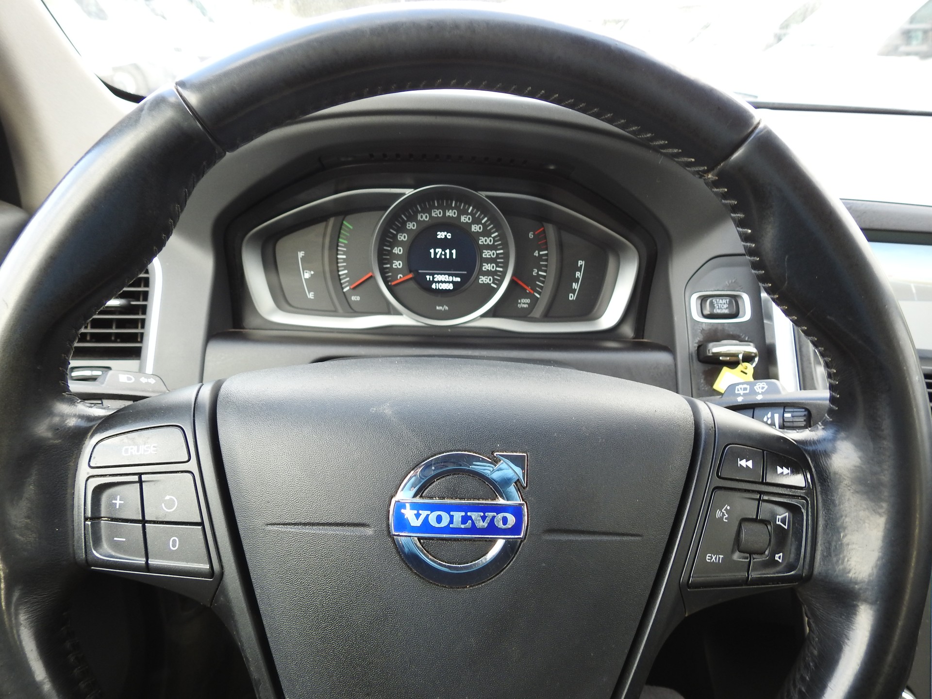VOLVO XC60 D4 AWD Momentum Geartronic-image-27
