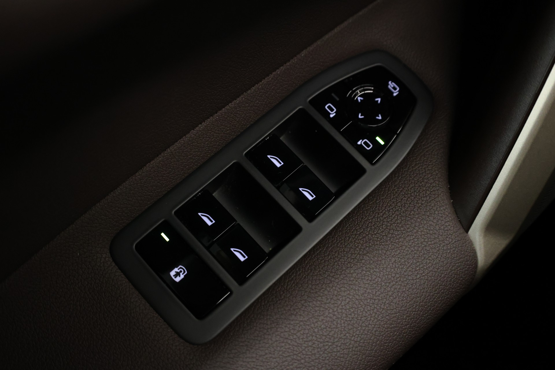 BMW iX xDrive50-image-29