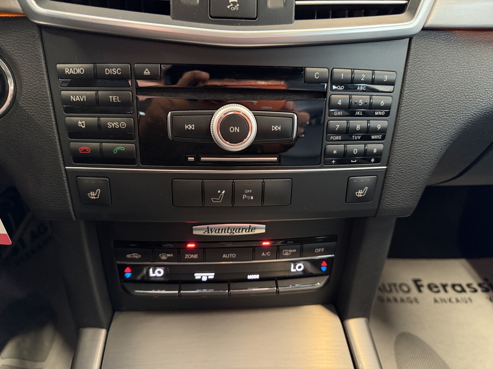 MERCEDES-BENZ E 350 CGI BlueEfficiency Avantgarde 7G-Tronic-image-23