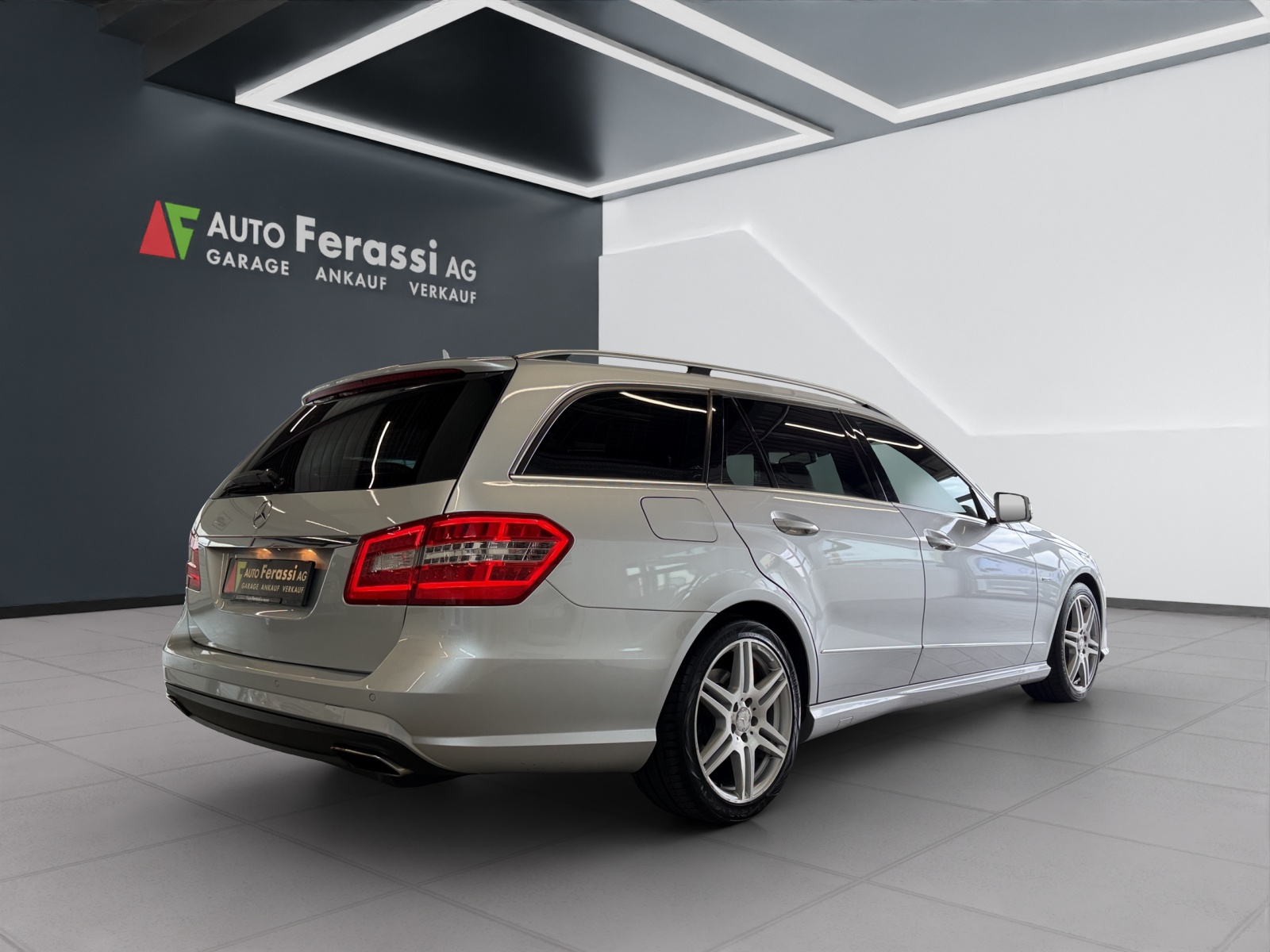 MERCEDES-BENZ E 350 CGI BlueEfficiency Avantgarde 7G-Tronic-image-5