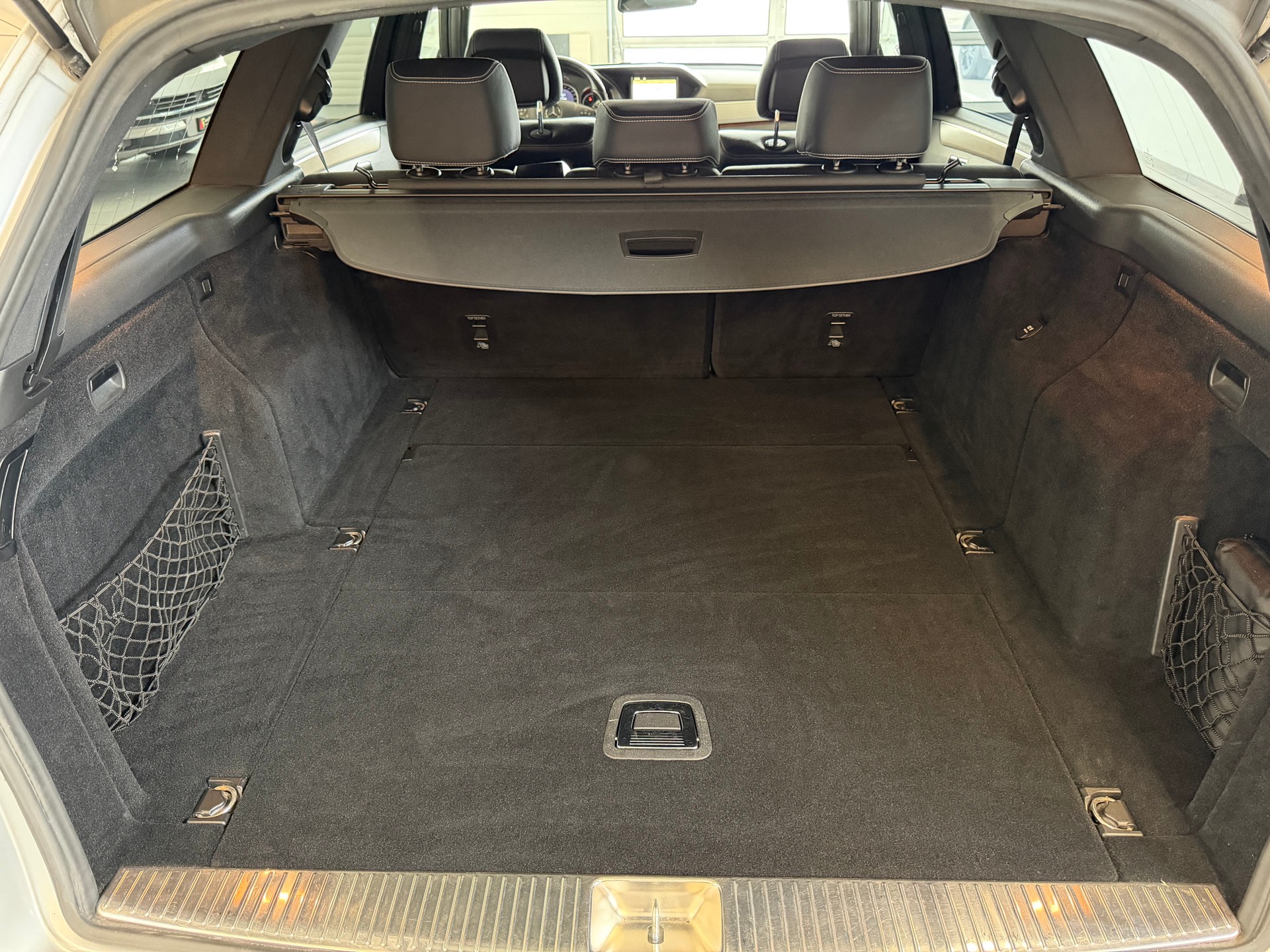 MERCEDES-BENZ E 350 CGI BlueEfficiency Avantgarde 7G-Tronic-image-18