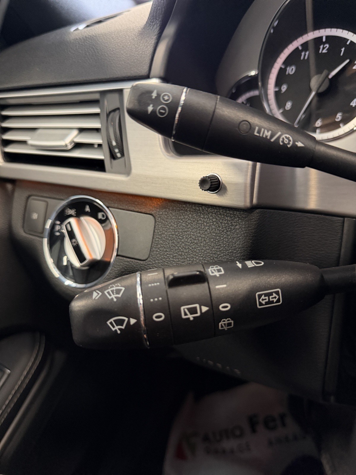 MERCEDES-BENZ E 350 CGI BlueEfficiency Avantgarde 7G-Tronic-image-27