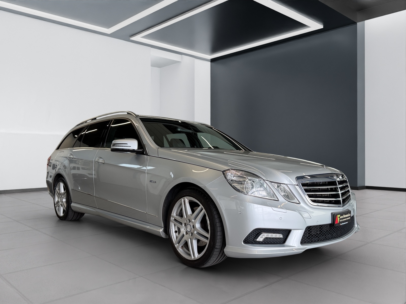 MERCEDES-BENZ E 350 CGI BlueEfficiency Avantgarde 7G-Tronic-image-6