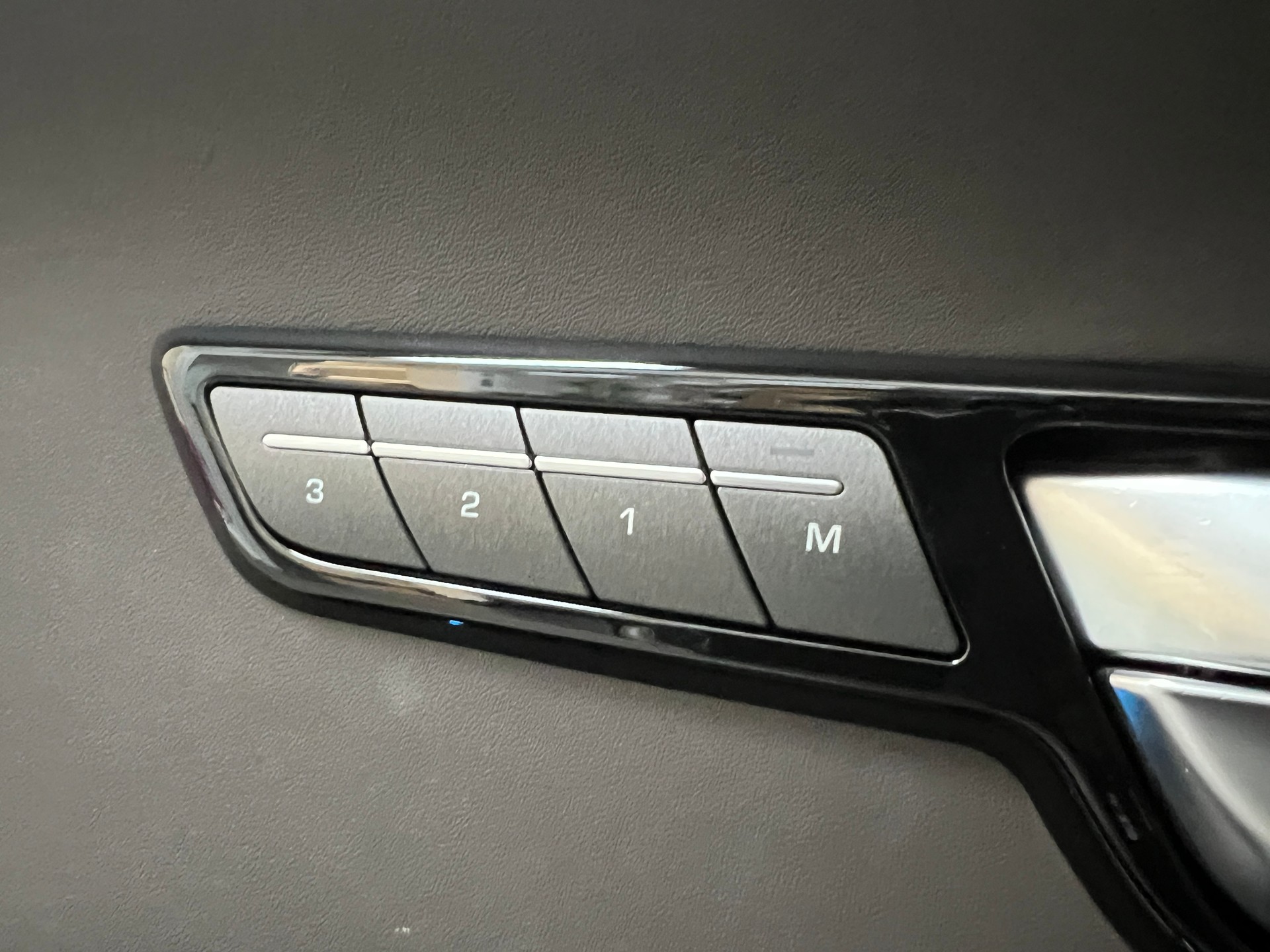 LAND ROVER Range Rover Evoque 2.2 SD4 Dynamic AT6-image-20