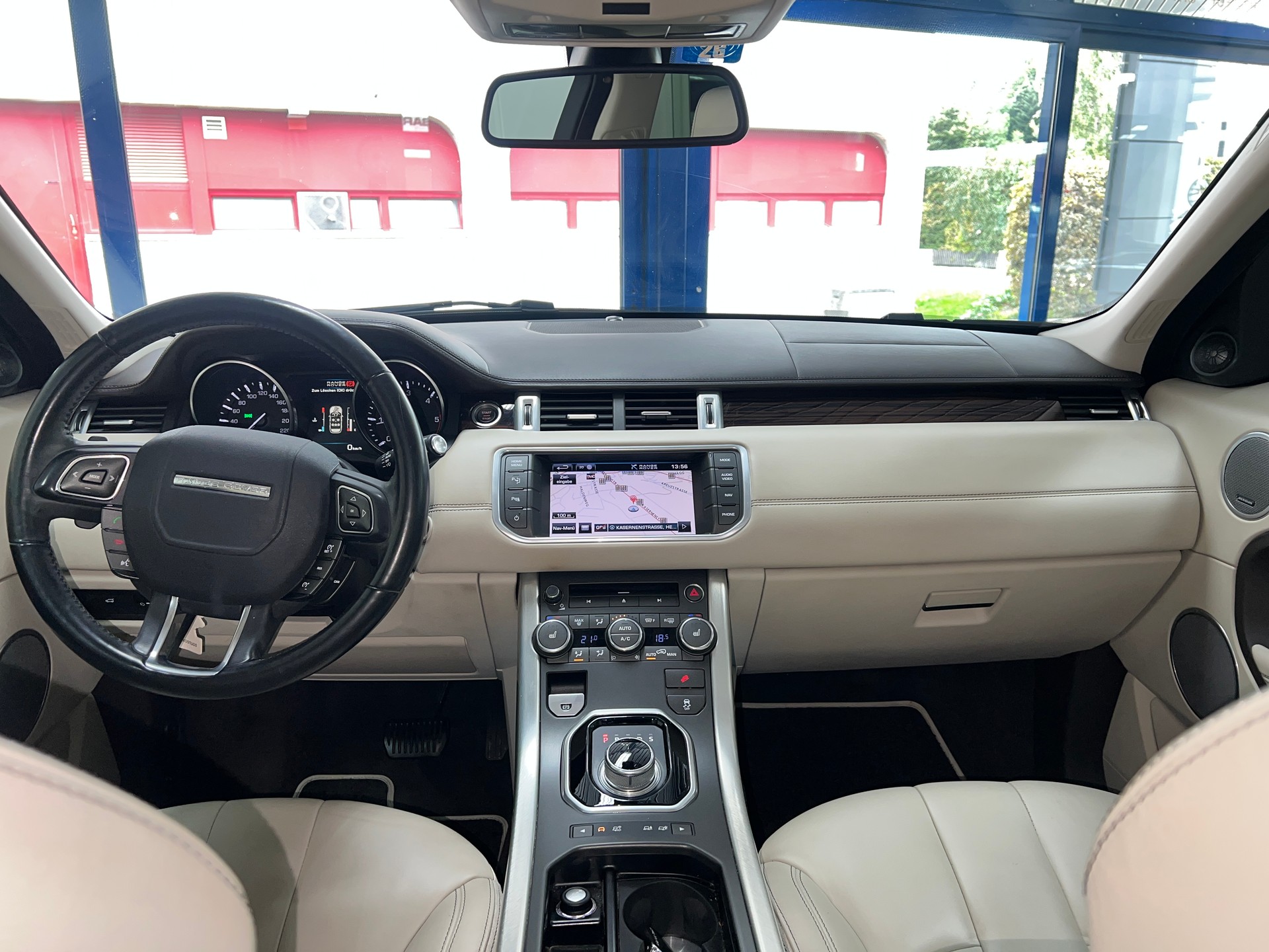 LAND ROVER Range Rover Evoque 2.2 SD4 Dynamic AT6-image-12