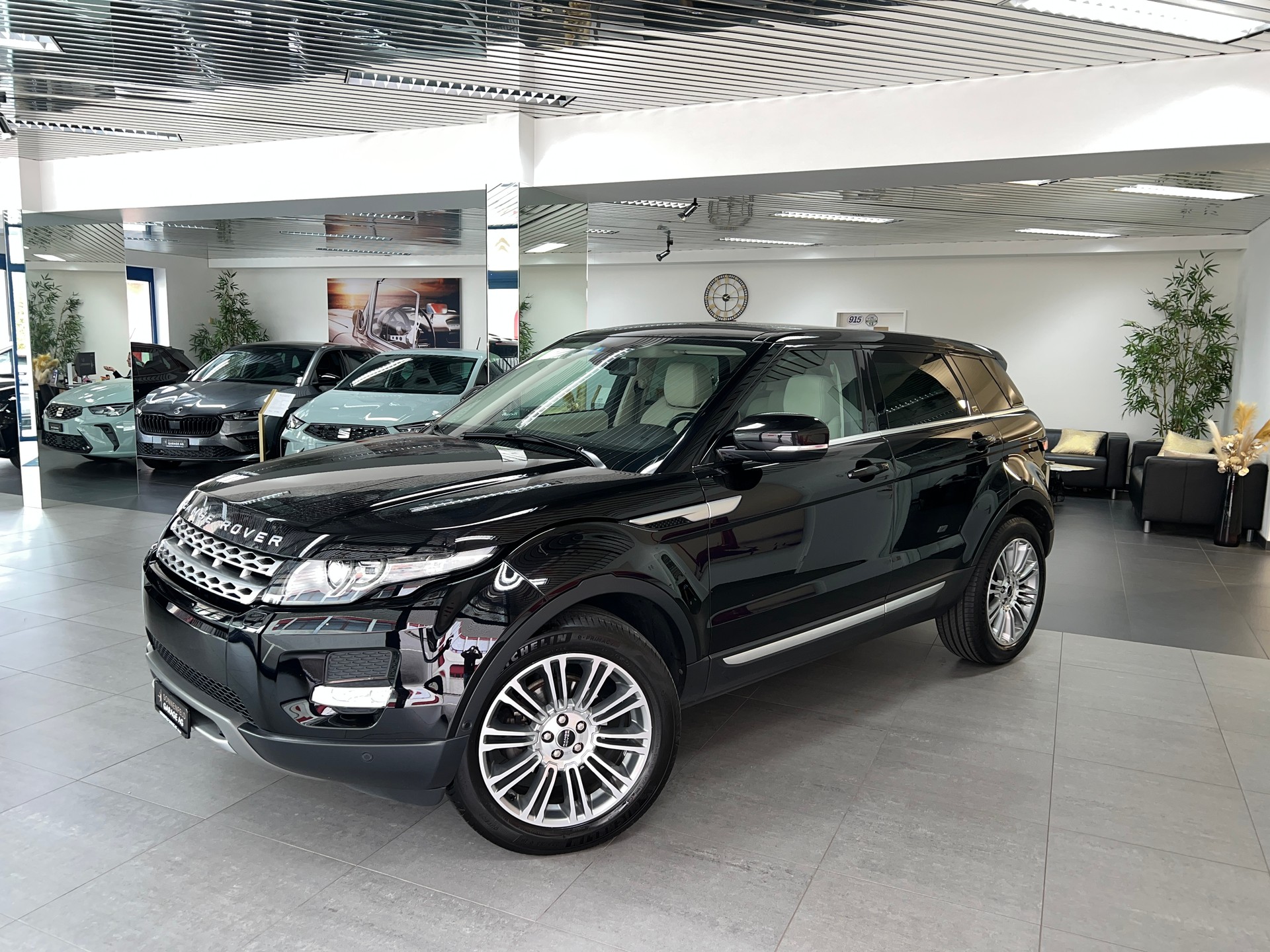 LAND ROVER Range Rover Evoque 2.2 SD4 Dynamic AT6-image-2