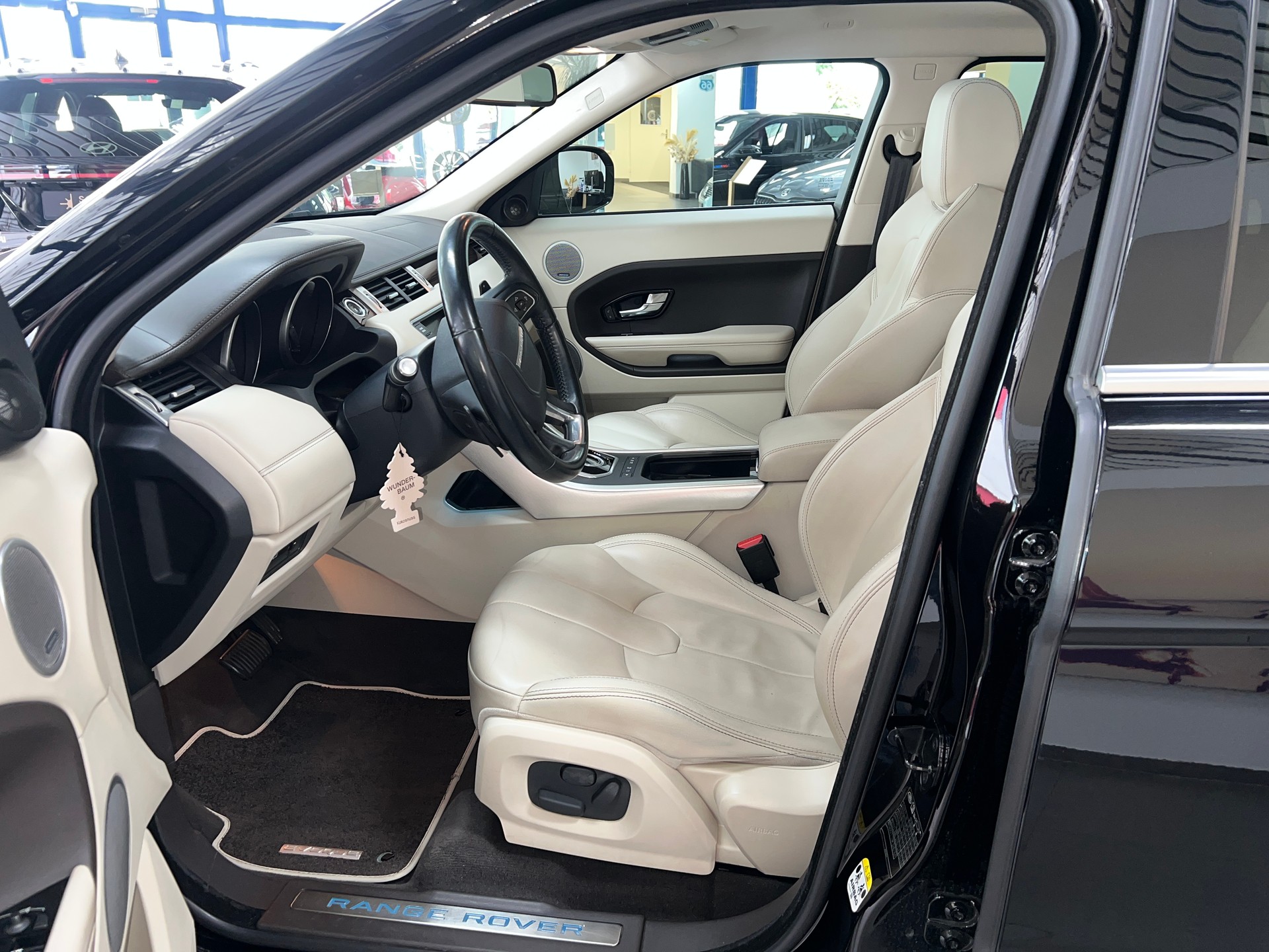 LAND ROVER Range Rover Evoque 2.2 SD4 Dynamic AT6-image-10
