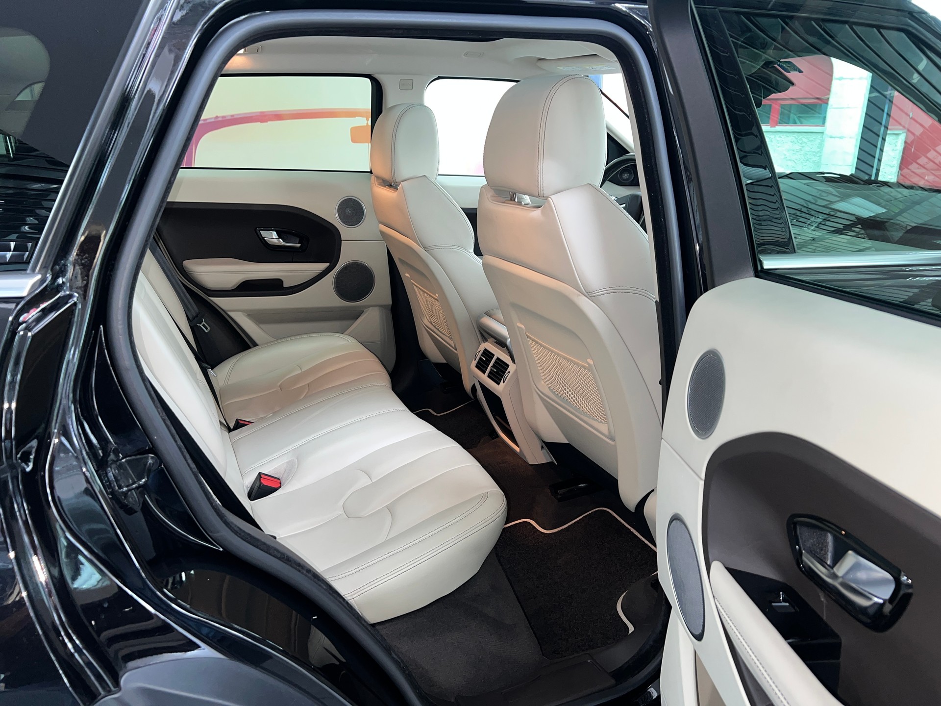 LAND ROVER Range Rover Evoque 2.2 SD4 Dynamic AT6-image-6