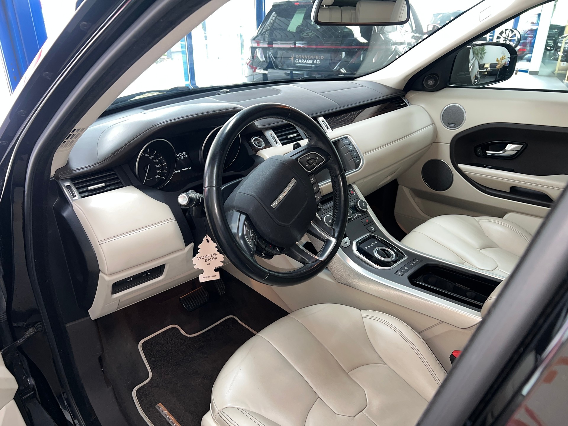 LAND ROVER Range Rover Evoque 2.2 SD4 Dynamic AT6-image-11