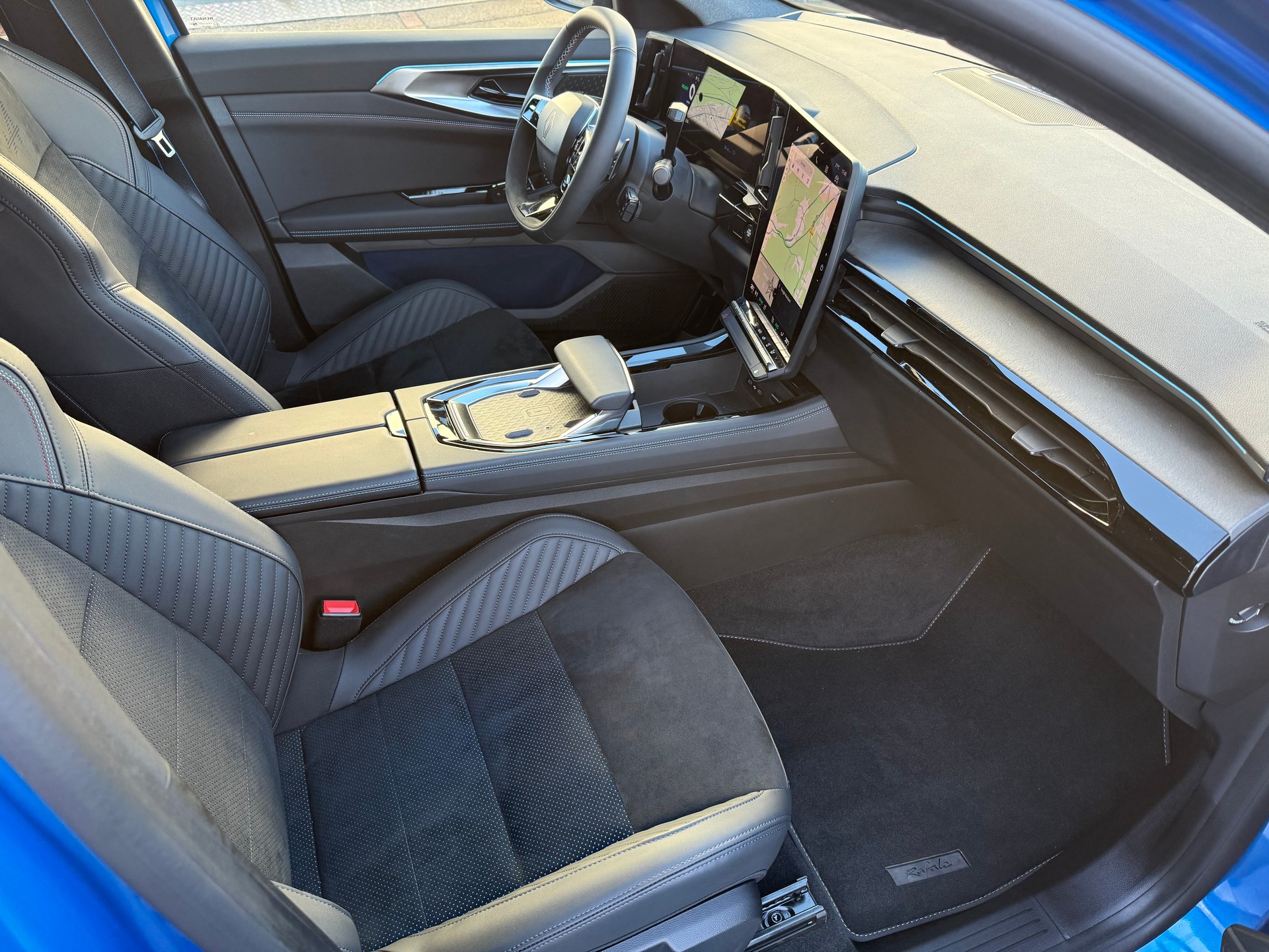 RENAULT Rafale 1.2 E-Tech Hybrid 200 Esprit Alpine-image-9