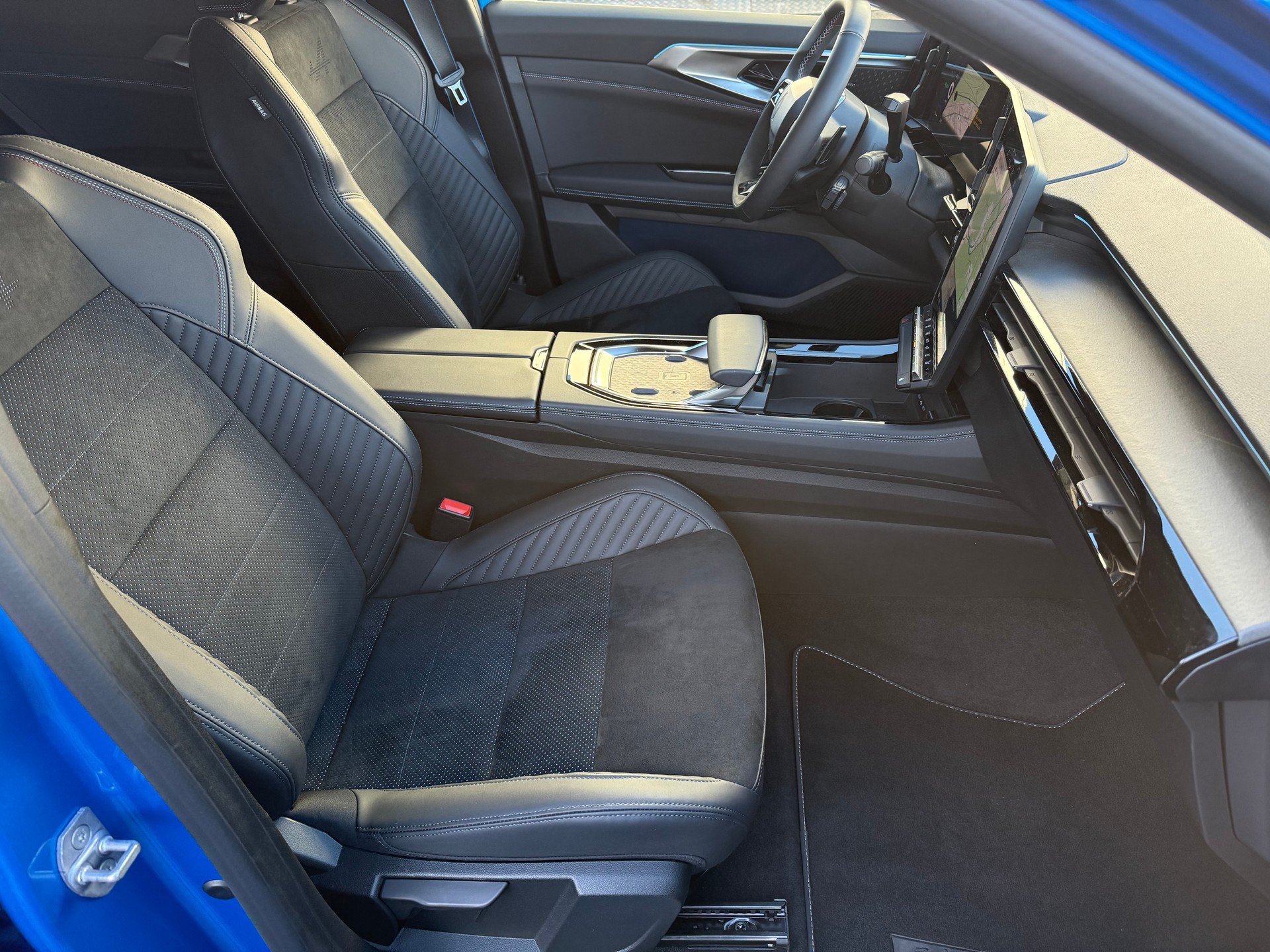 RENAULT Rafale 1.2 E-Tech Hybrid 200 Esprit Alpine-image-10