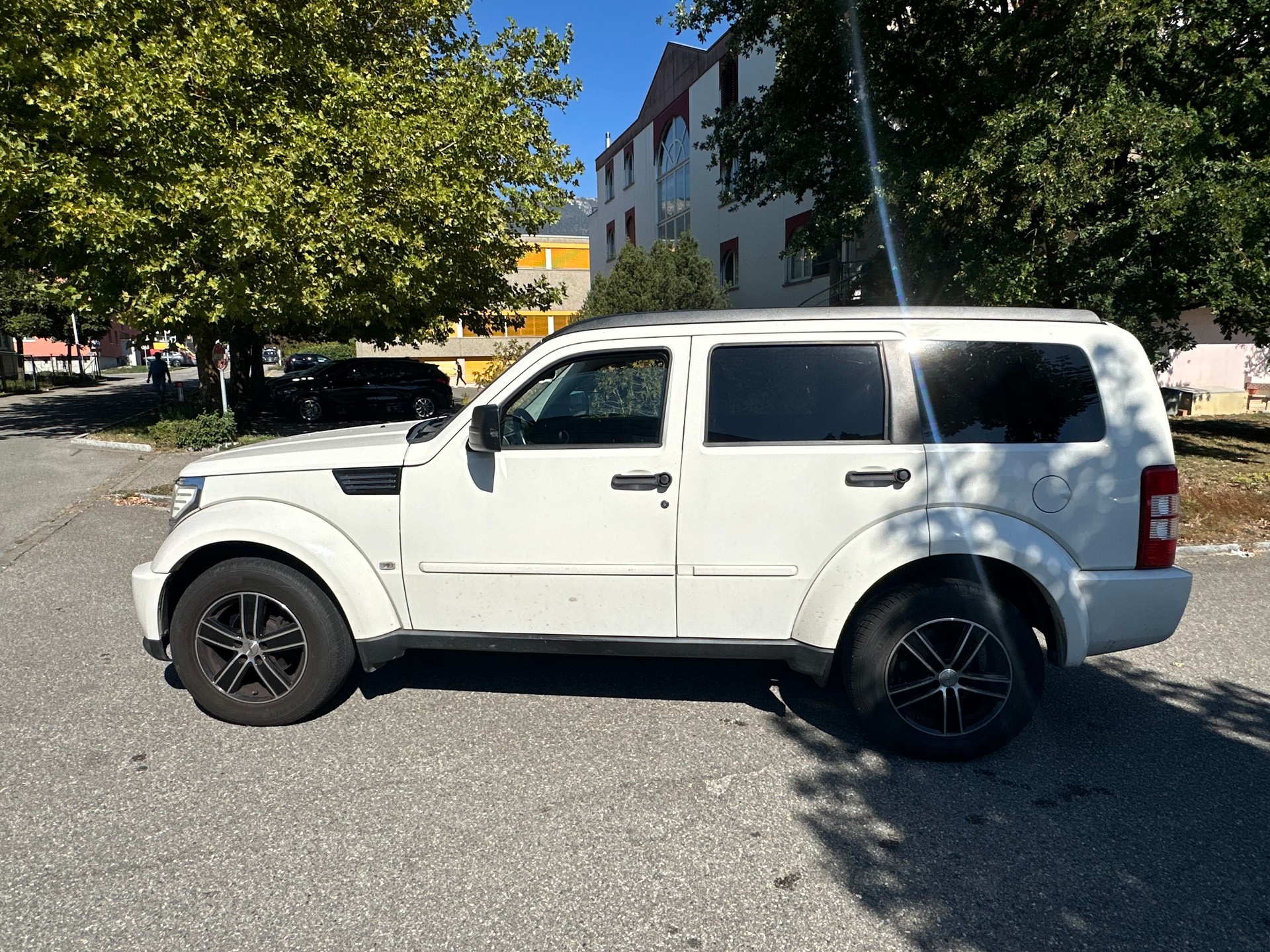 DODGE Nitro 2.8 CRD R/T Automatic-image-5