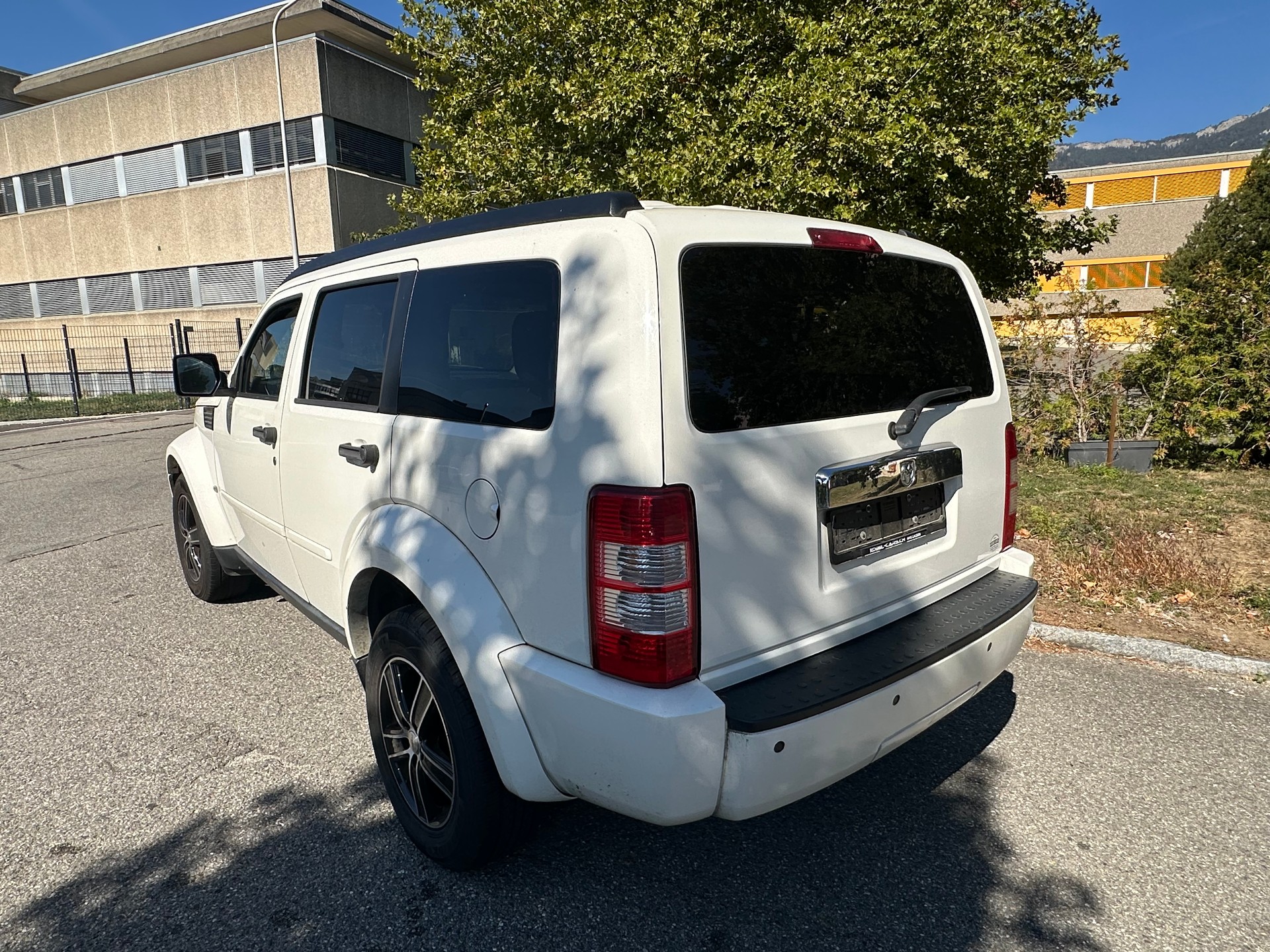 DODGE Nitro 2.8 CRD R/T Automatic-image-6