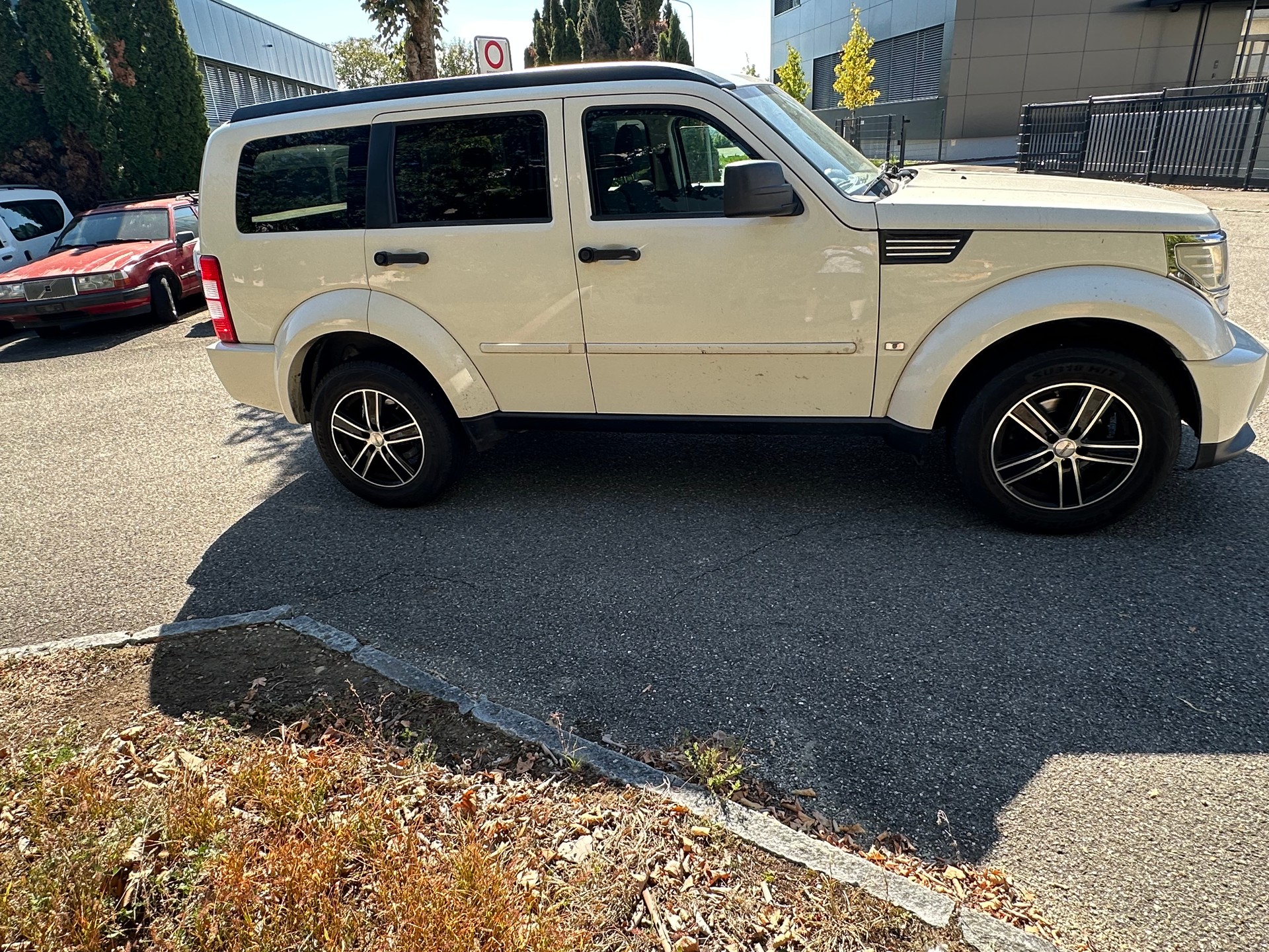 DODGE Nitro 2.8 CRD R/T Automatic-image-2