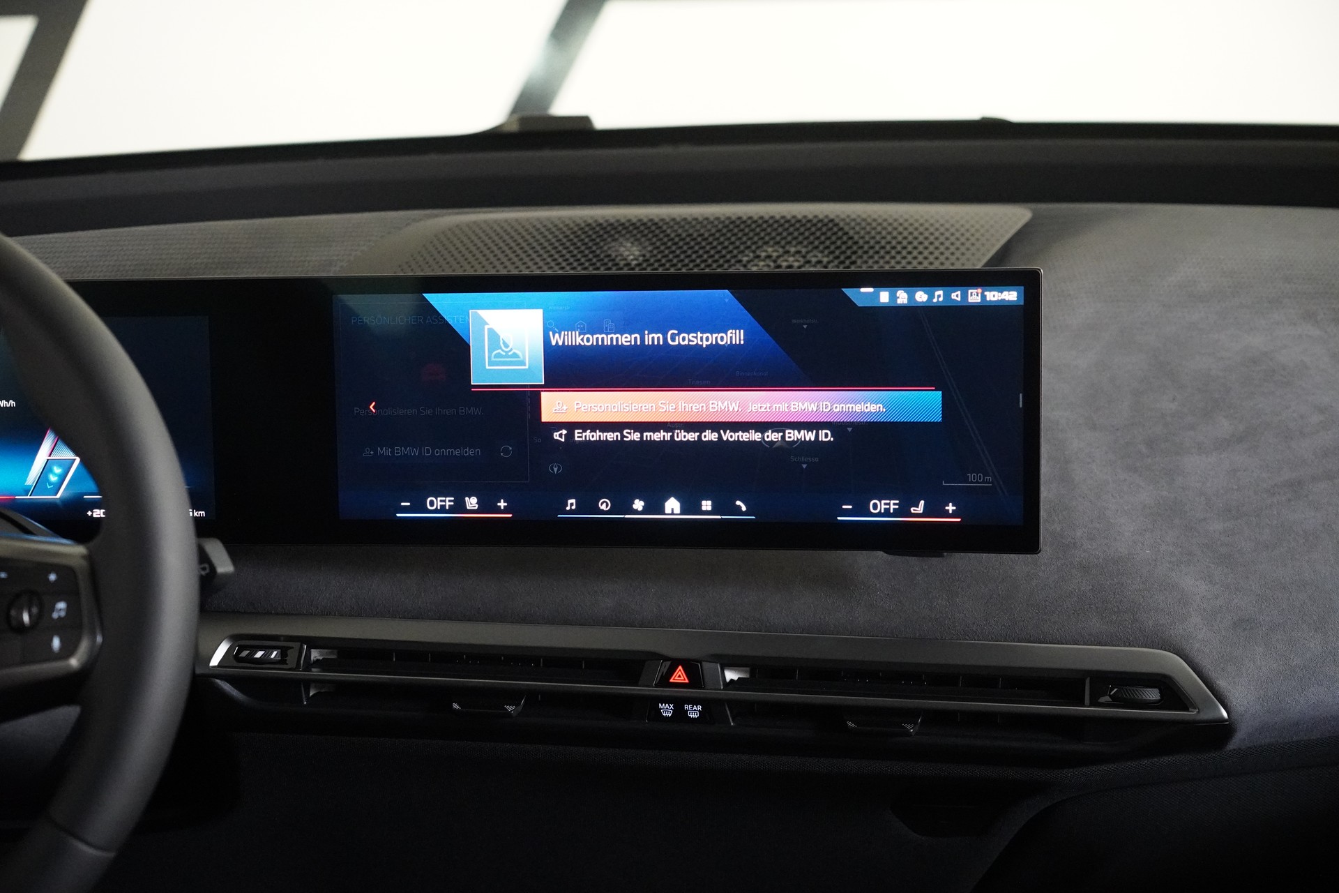 BMW iX M70 xDrive-image-18