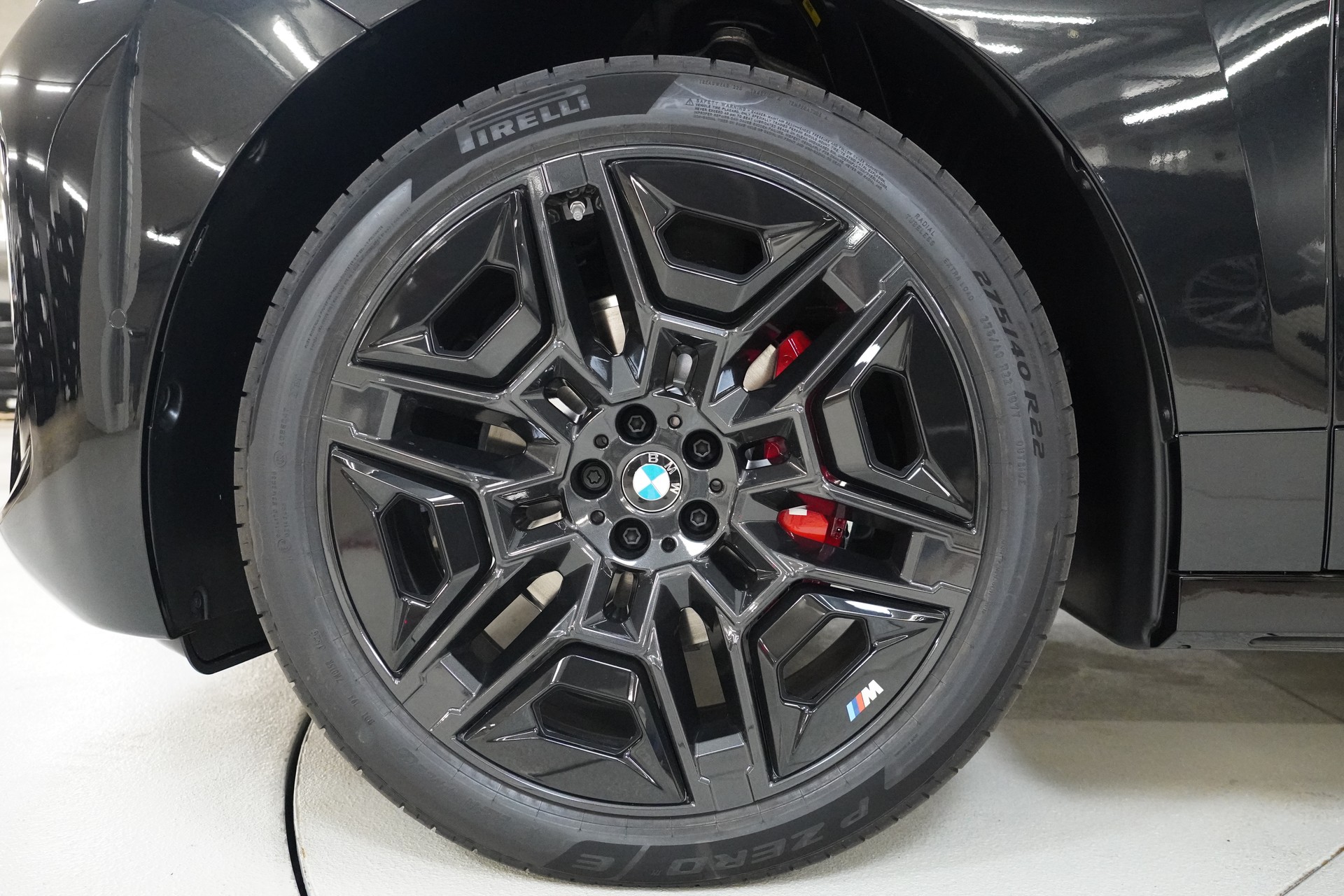 BMW iX M70 xDrive-image-9
