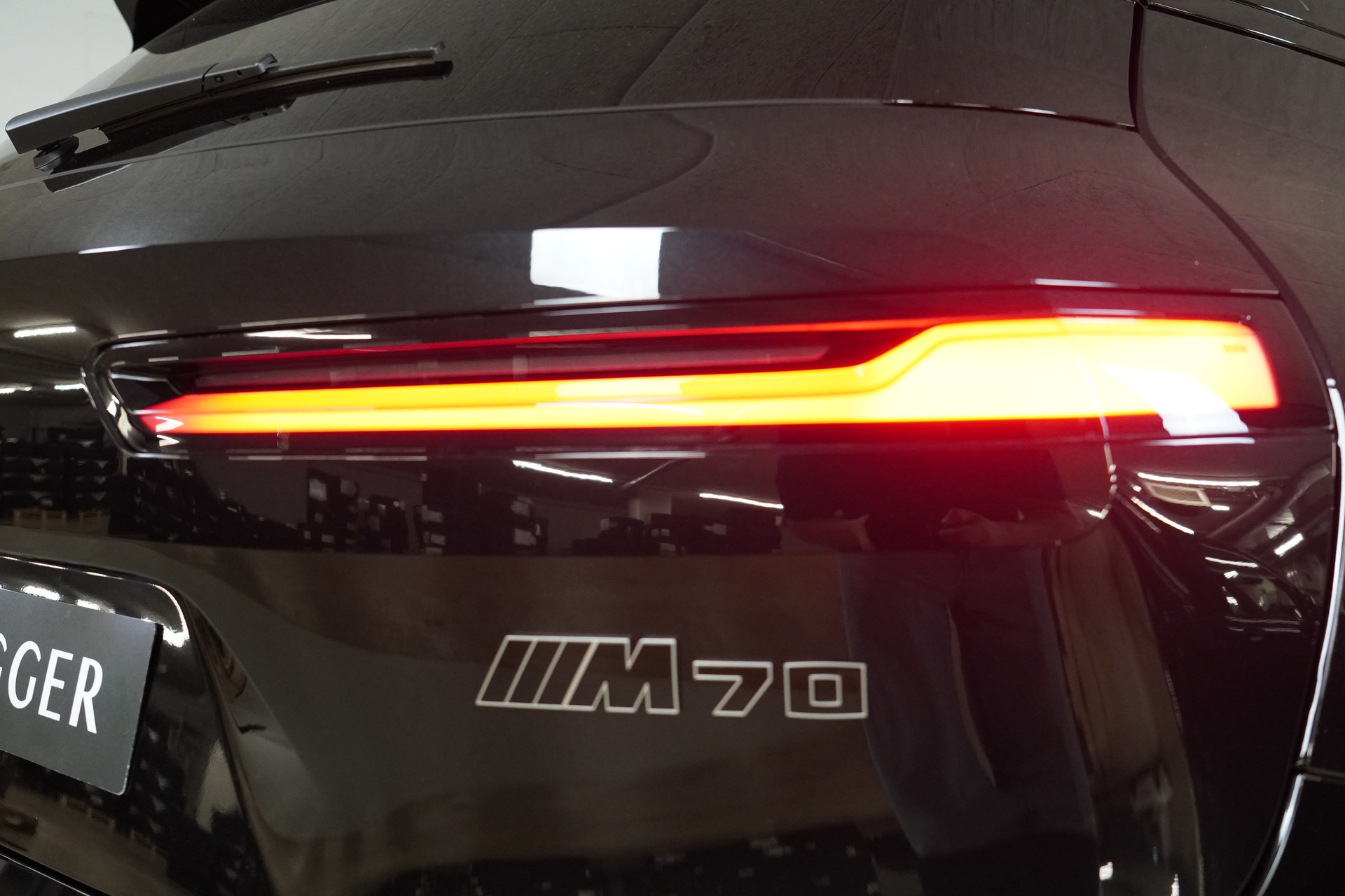 BMW iX M70 xDrive-image-15