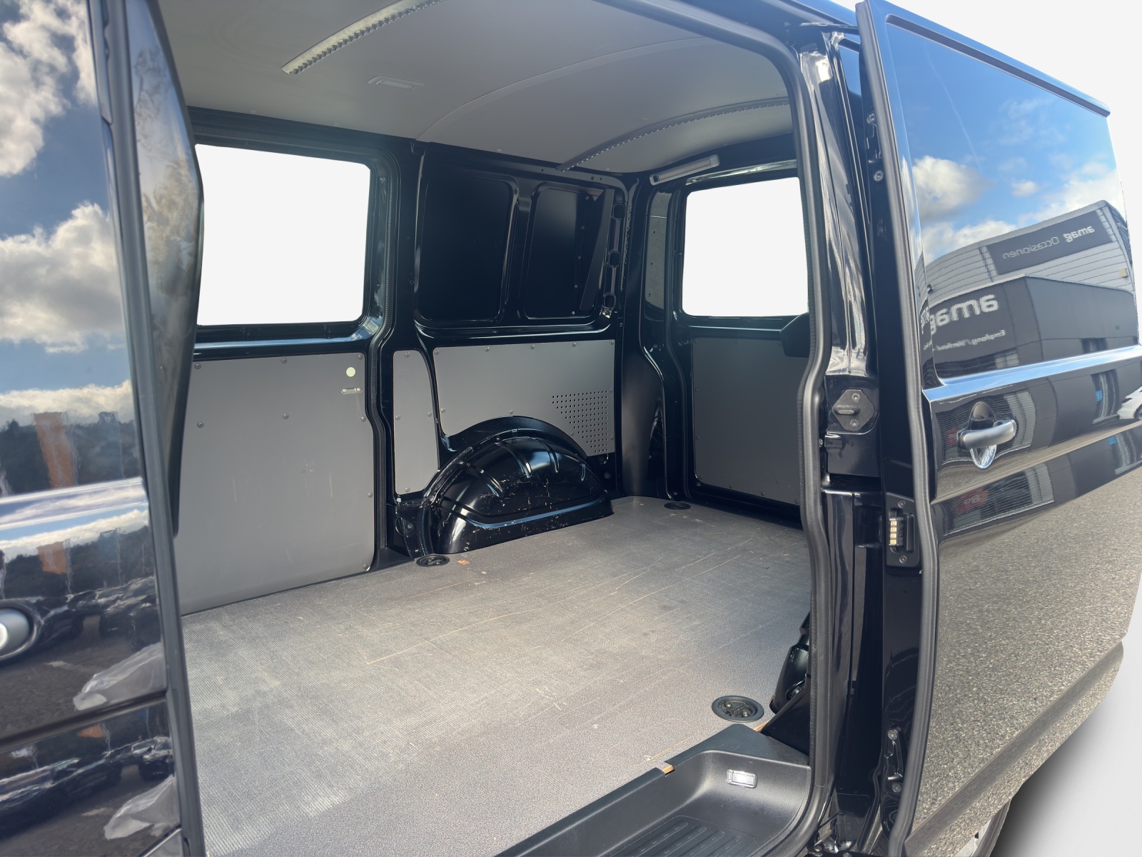 VW T6.1 2.0 TDI DSG-image-11