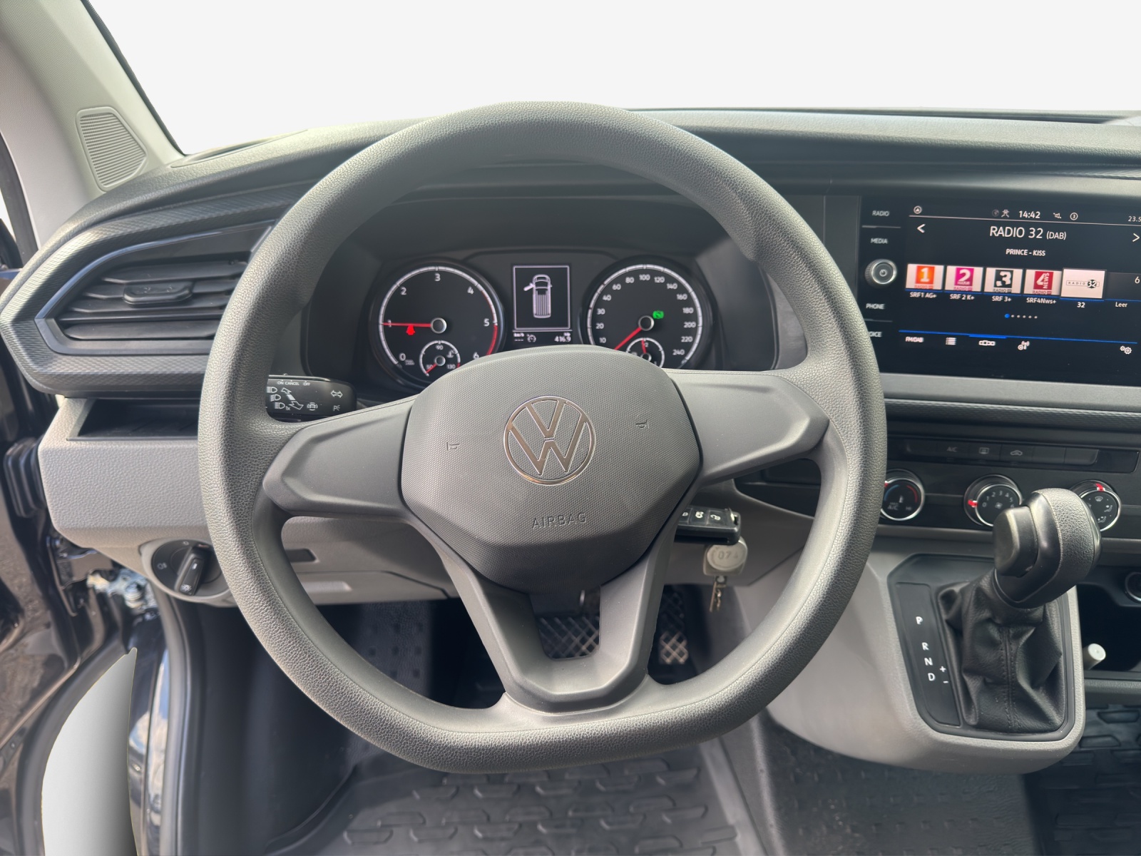 VW T6.1 2.0 TDI DSG-image-9