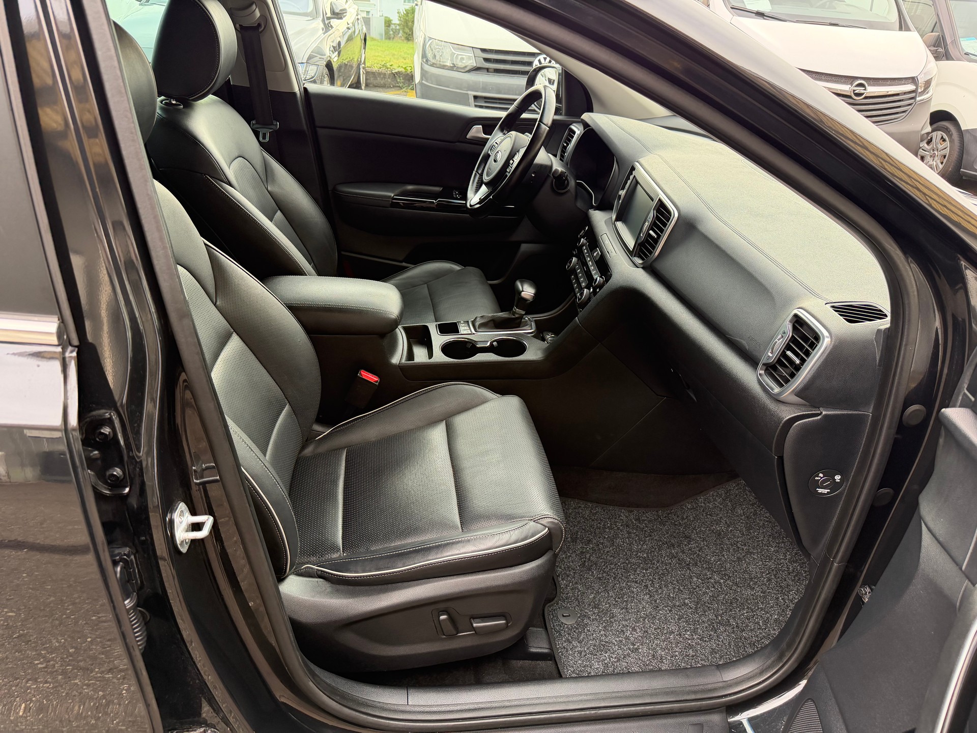 KIA Sportage 2.0CRDi LX 4WD Automat-image-13