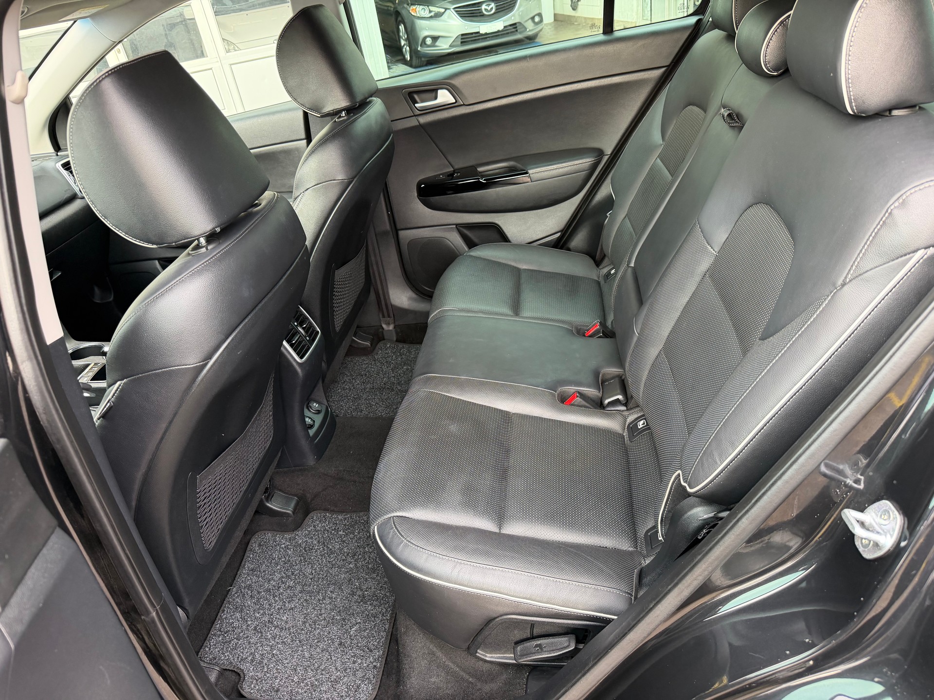 KIA Sportage 2.0CRDi LX 4WD Automat-image-14