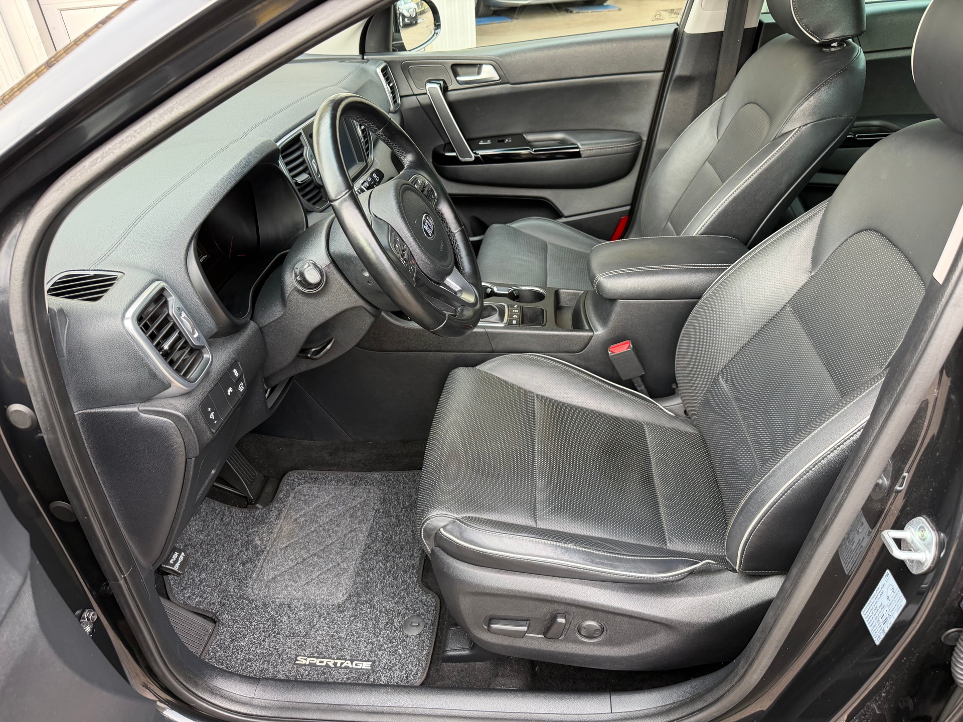 KIA Sportage 2.0CRDi LX 4WD Automat-image-8