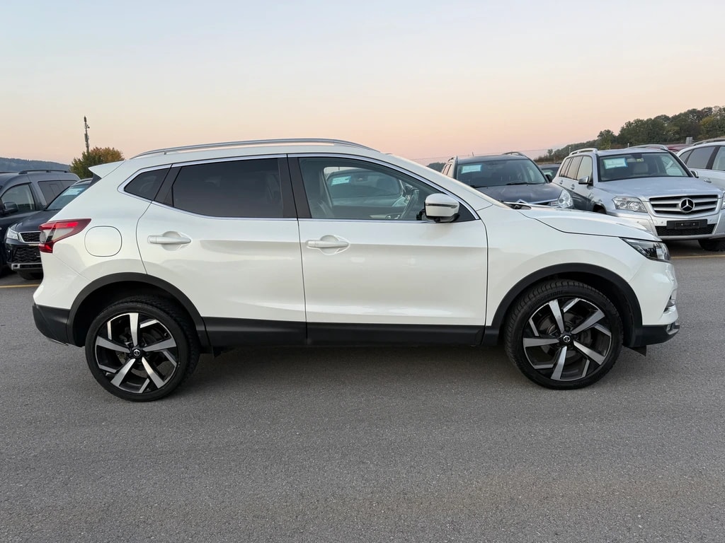 NISSAN Qashqai 1.7 dCi tekna Xtronic ALL-MODE 4x4-image-4