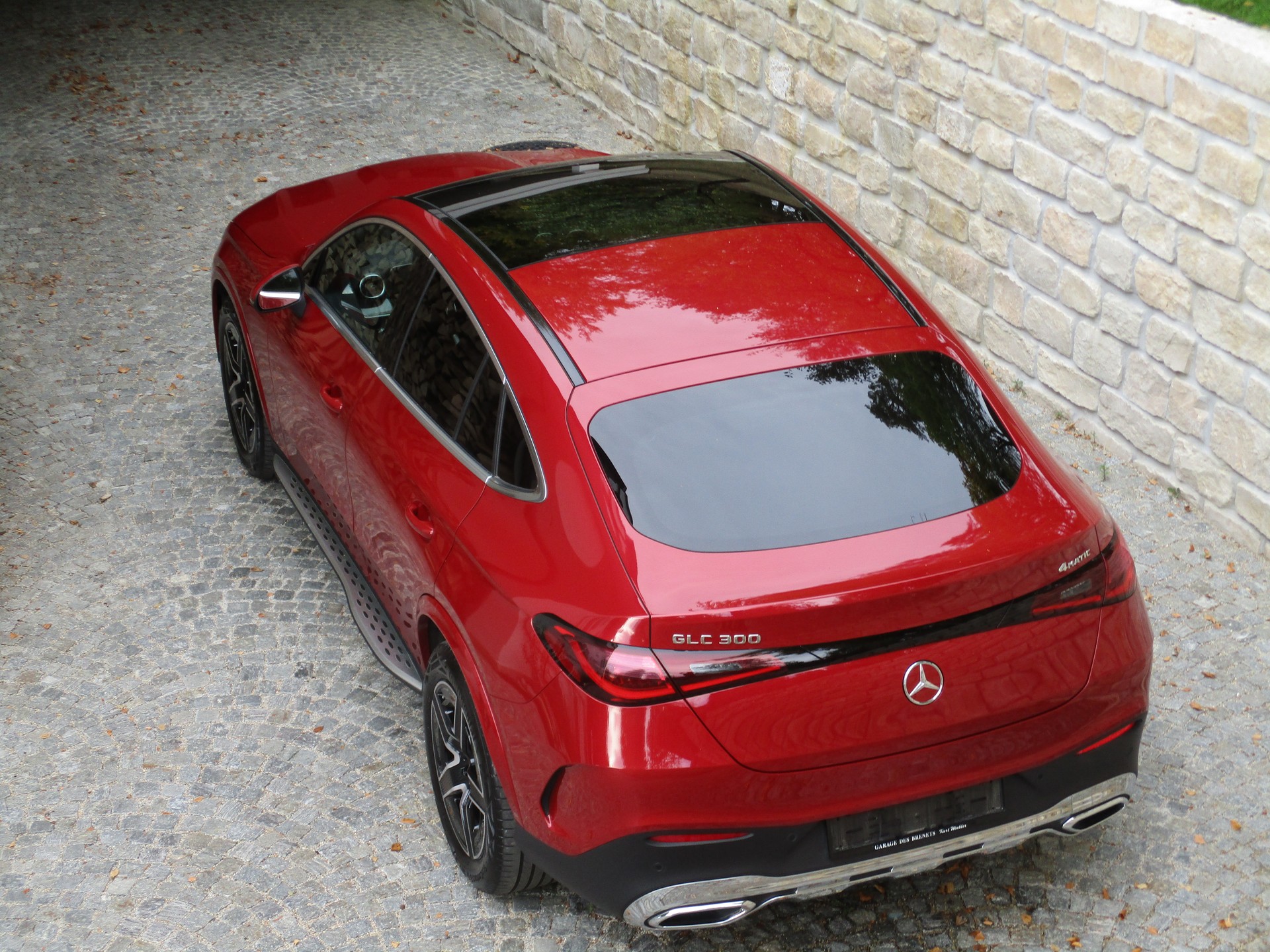 MERCEDES-BENZ GLC 300 AMG Line 4matic coupé-image-3